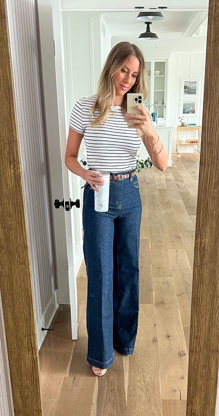 Love these wide leg jeans  

#LTKover40