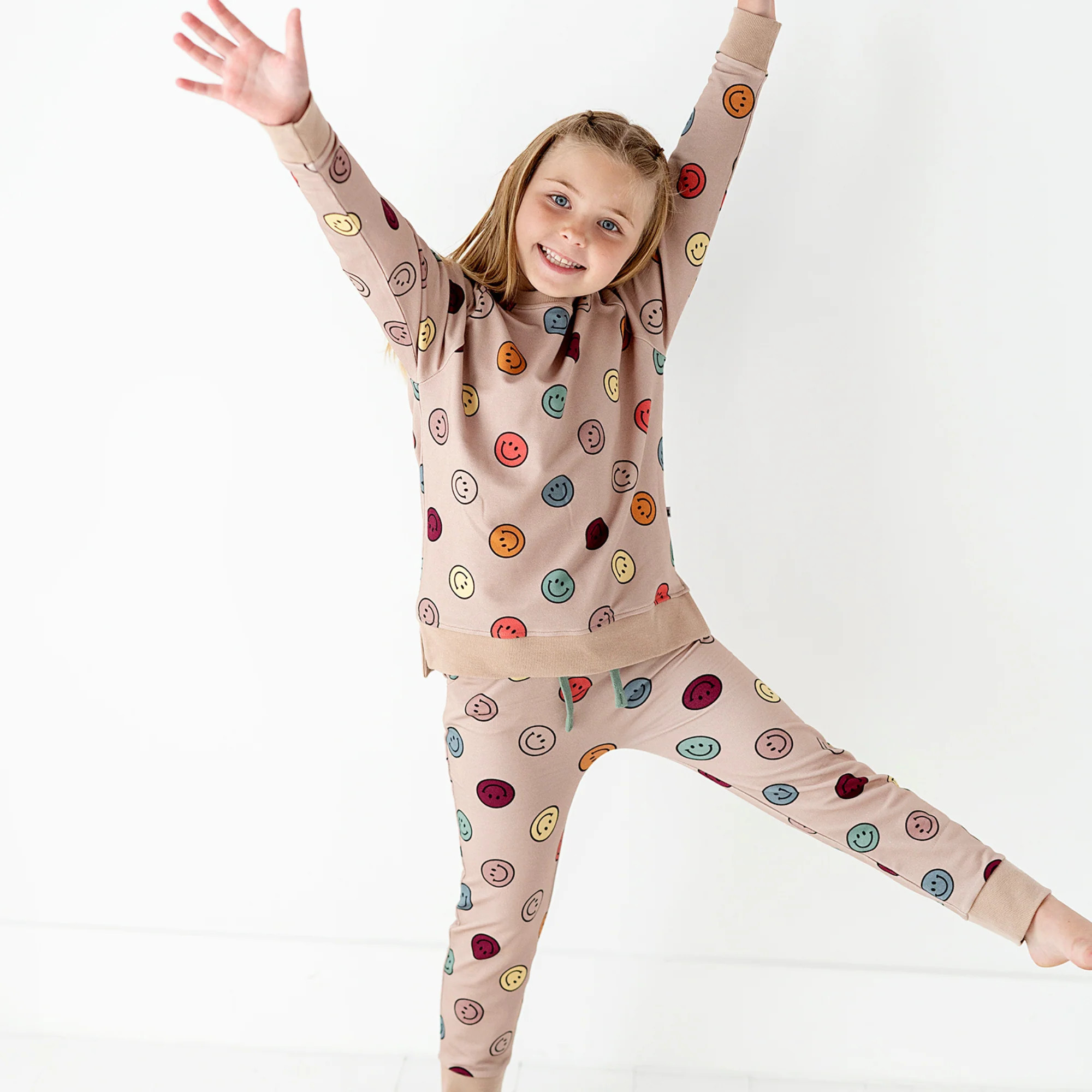 Smiley and I Know It Jogger Set | Kiki + Lulu