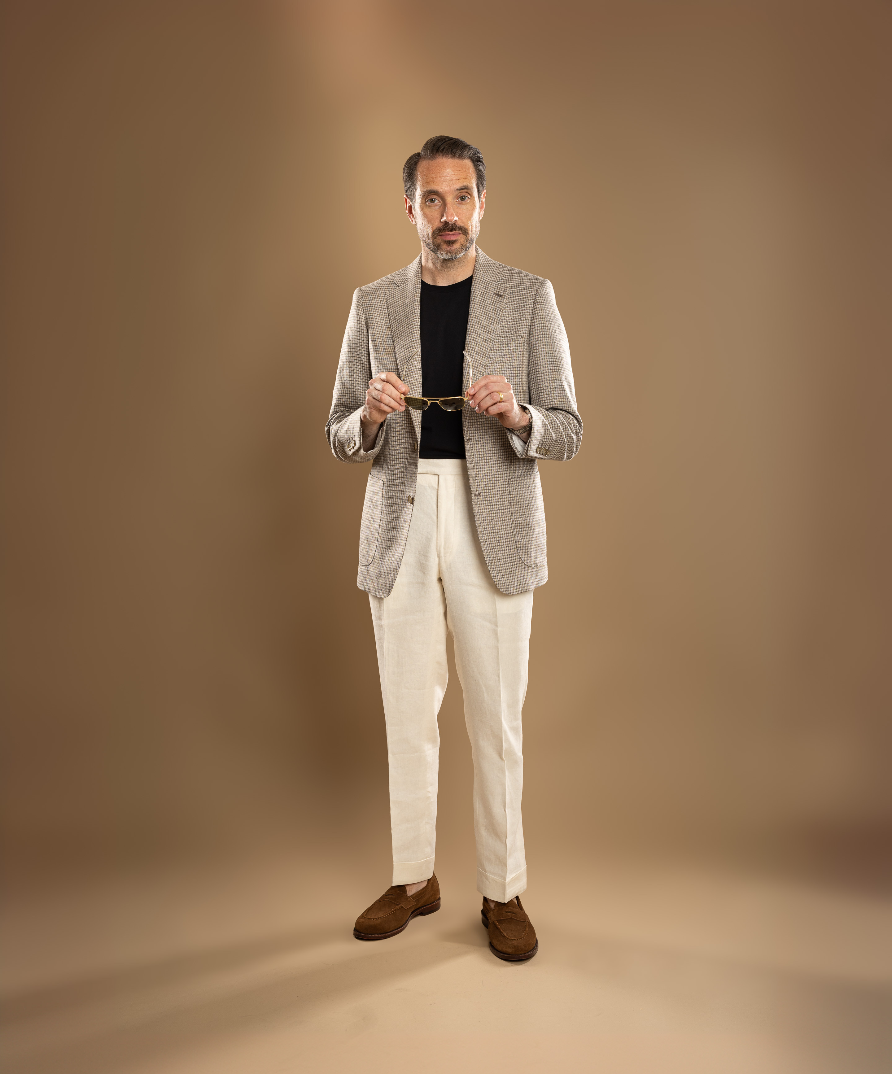 Simple t-shirt with sport coat look.

#LTKMens #LTKSeasonal #LTKStyleTip