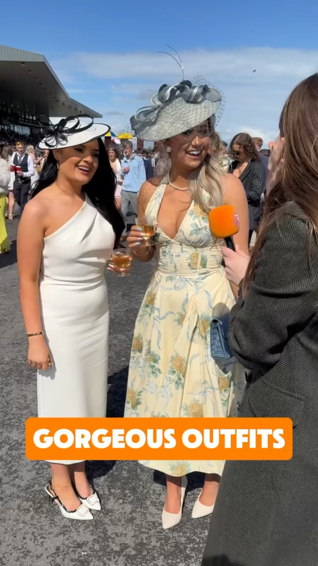 These ladies looked gorgeous in their outfits at Fairyhouse 

#RacedayTV