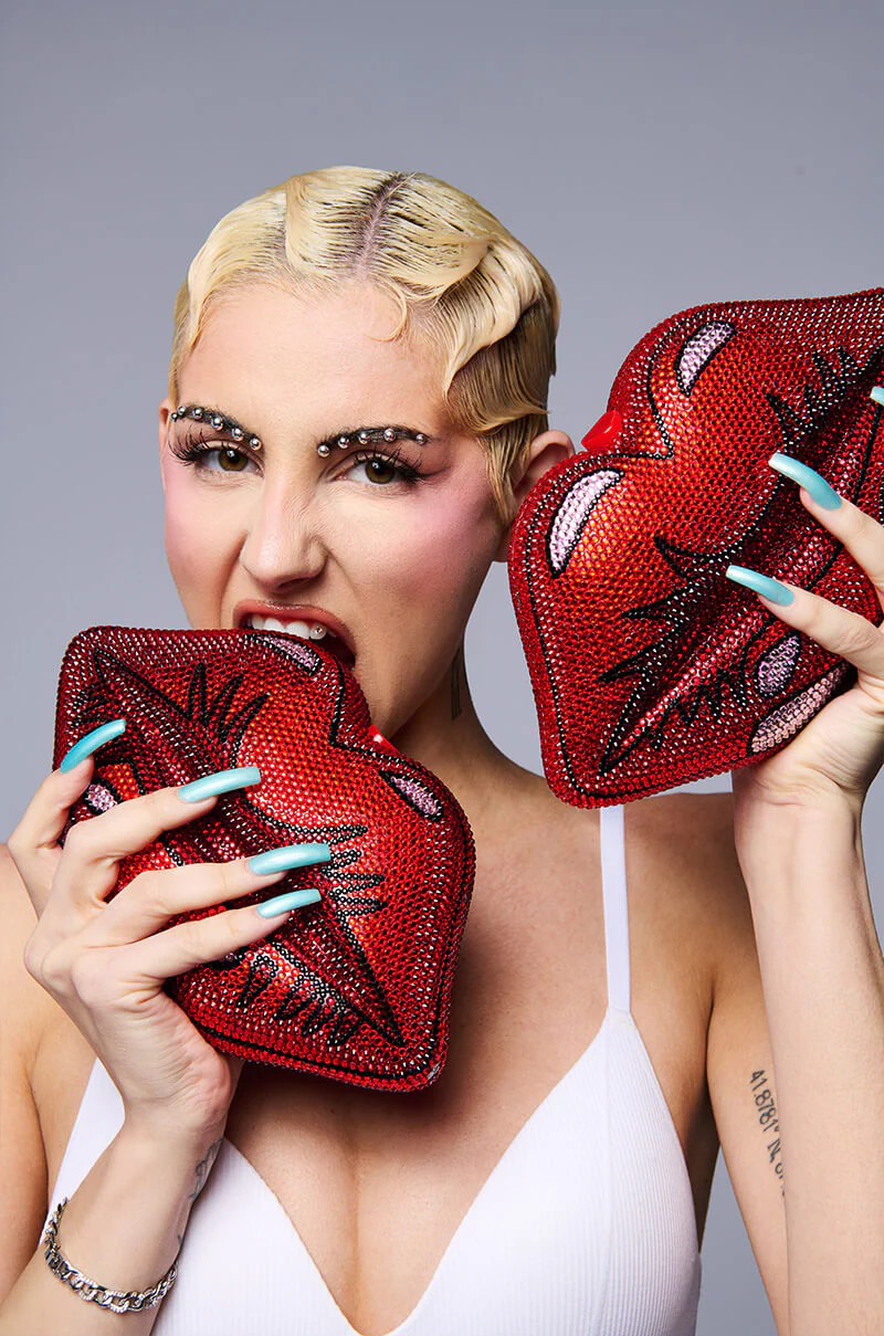 KISS AND MAKE UP RHINESTONE CLUTCH | AKIRA