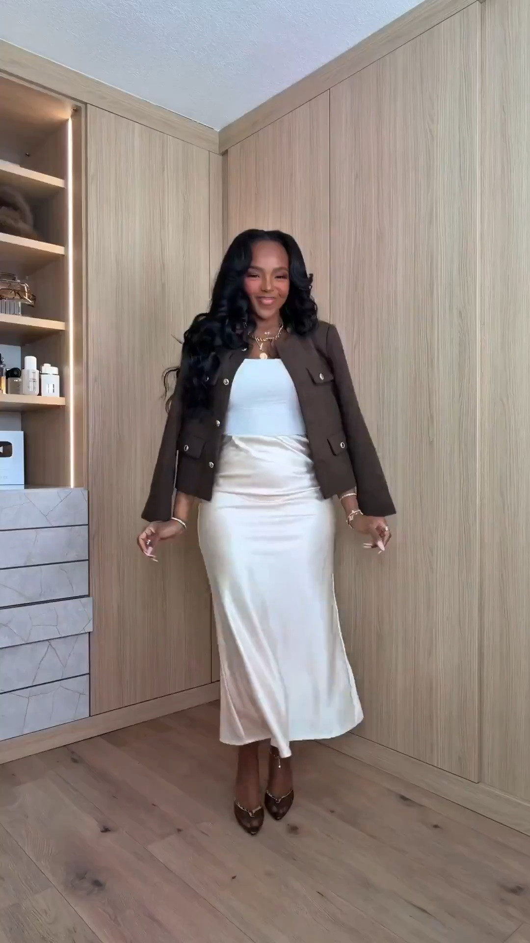 The best workwear pieces do more than one job. 🤎

This week’s Workwear Wednesday is all about pieces you can wear together OR separate — tailored trousers, easy blazers, satin skirts, and feminine layers that give you multiple polished outfits from the same few pieces.

work outfit ideas, business casual workwear, fall work outfits, office outfits women, mix and match outfits, workwear women, blazer outfit women, satin skirt outfit, professional outfit ideas, elevated workwear

Wearing: Size Small/4 | 5’4” | 140 lbs | 34D-27-40

📲 Download the free LTK app & follow @kirasfashionfinds to shop all my daily finds.

#LTKPetite #LTKWorkwear #LTKStyleTip