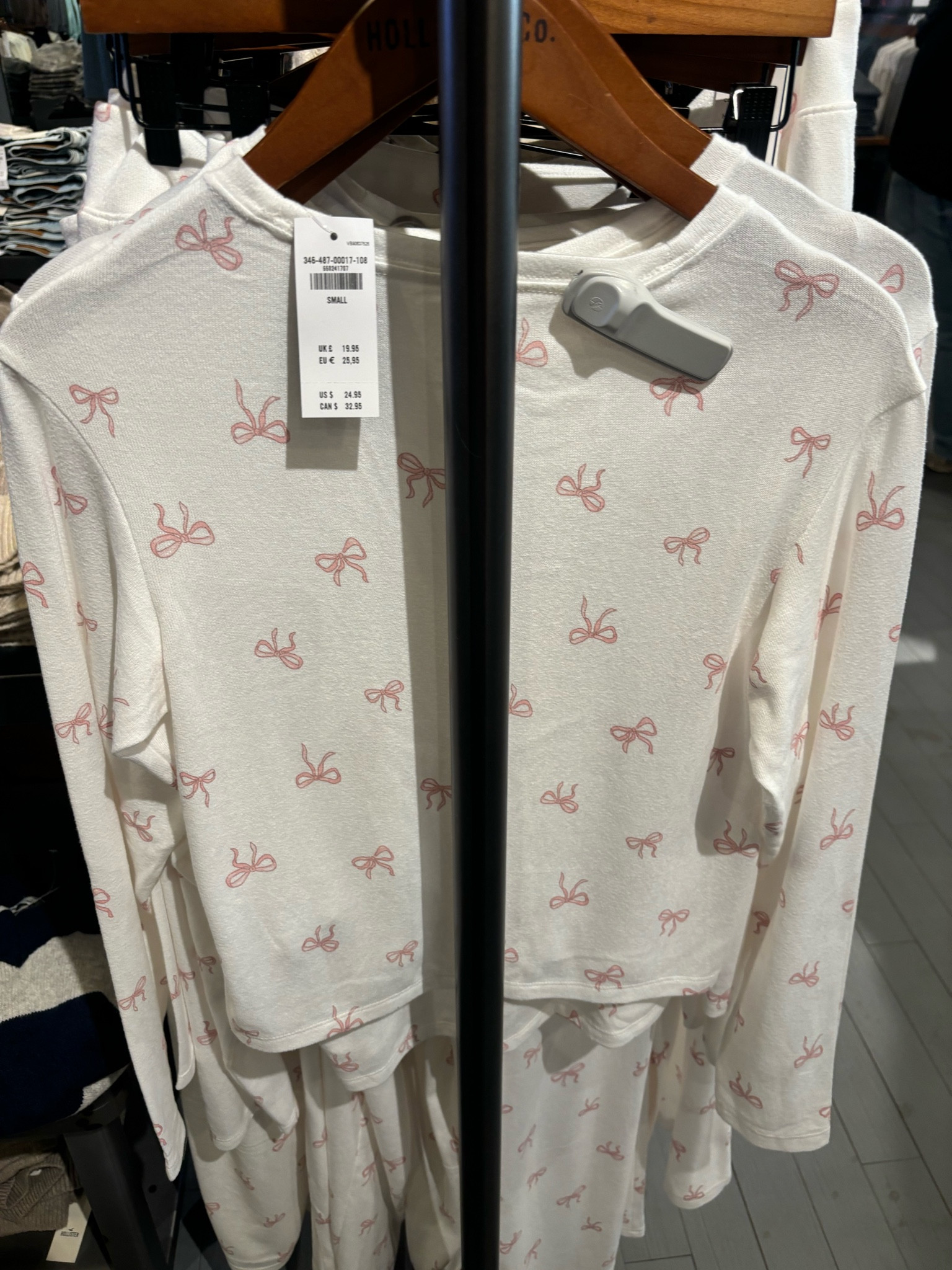 Bow pajamas 🎀

#LTKHoliday #LTKSeasonal #LTKFindsUnder50