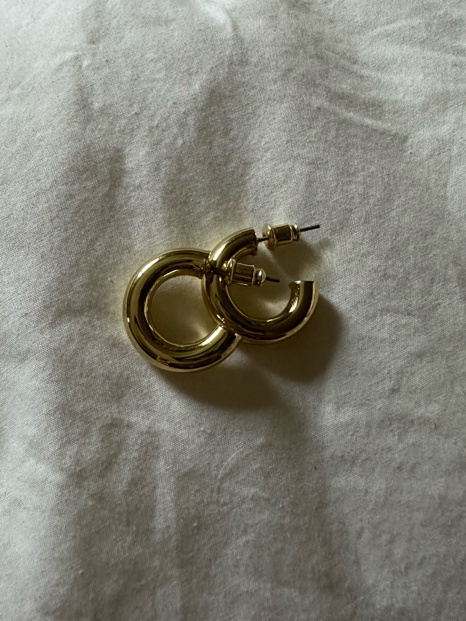 Best simple gold earrings 

#LTKbeauty #LTKGiftGuide #LTKHoliday