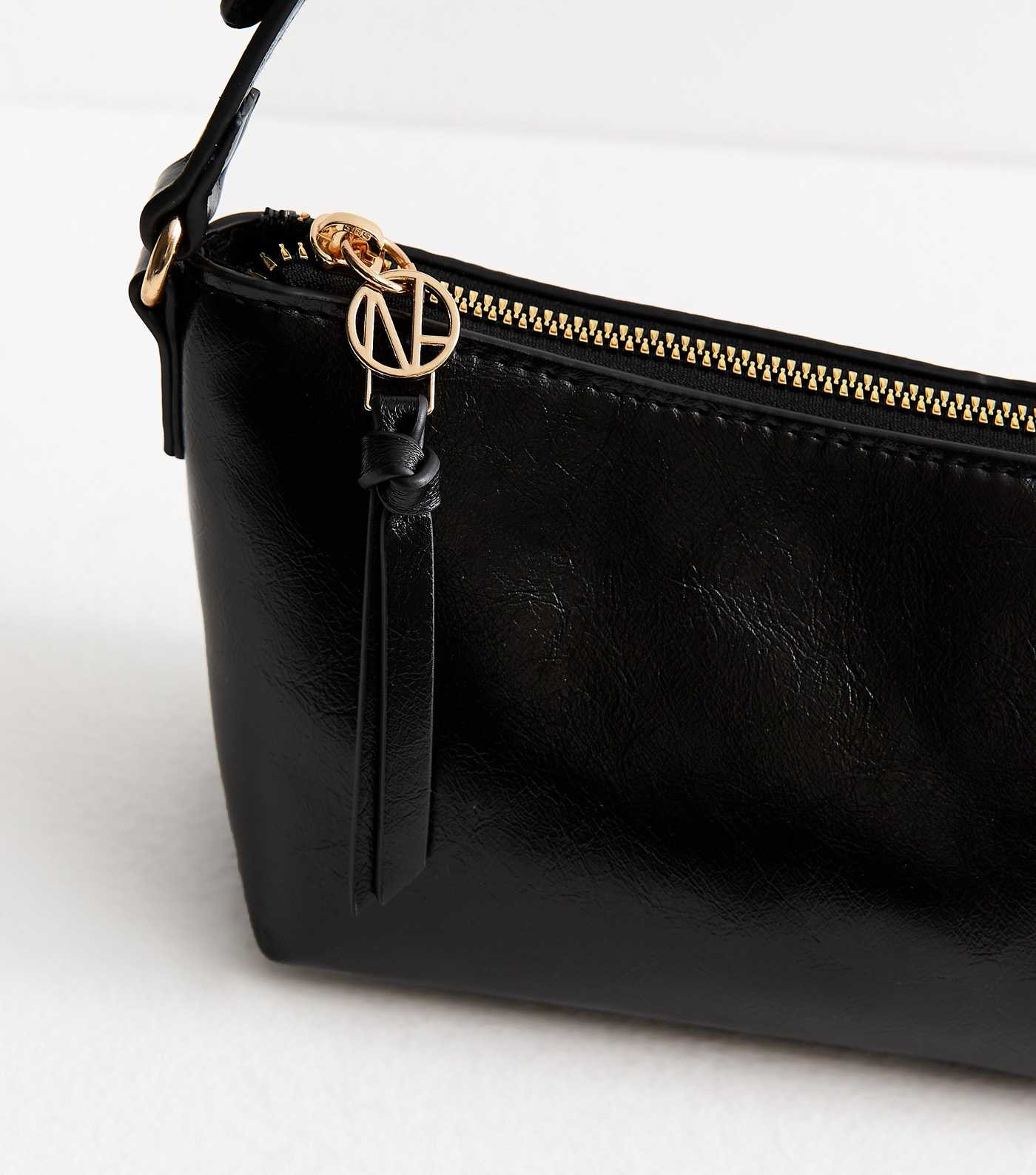 Black Faux Leather Baguette-Style Shoulder Bag | New Look | New Look (UK)