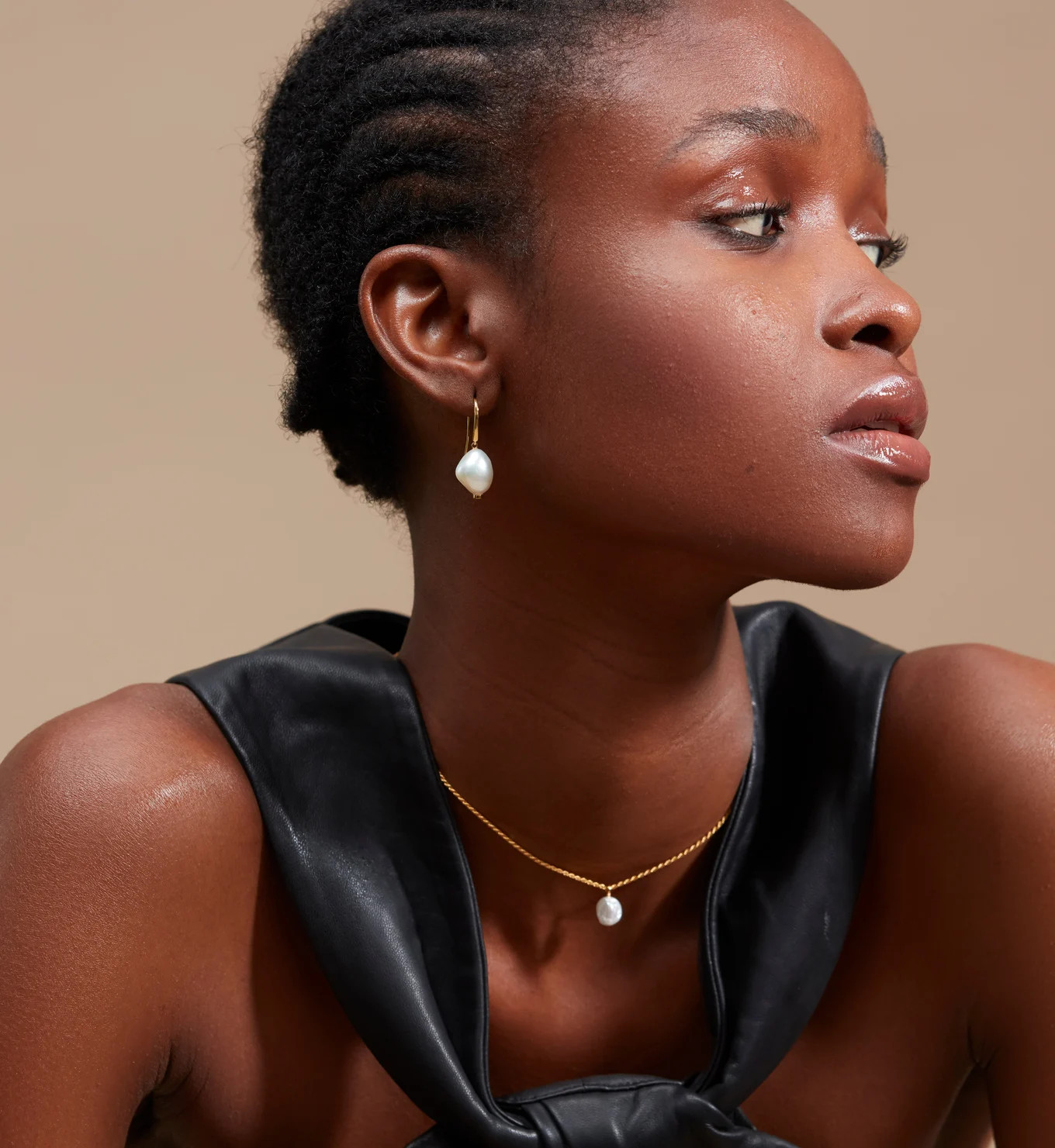 Nura Pearl Wire Earrings | Monica Vinader (US)