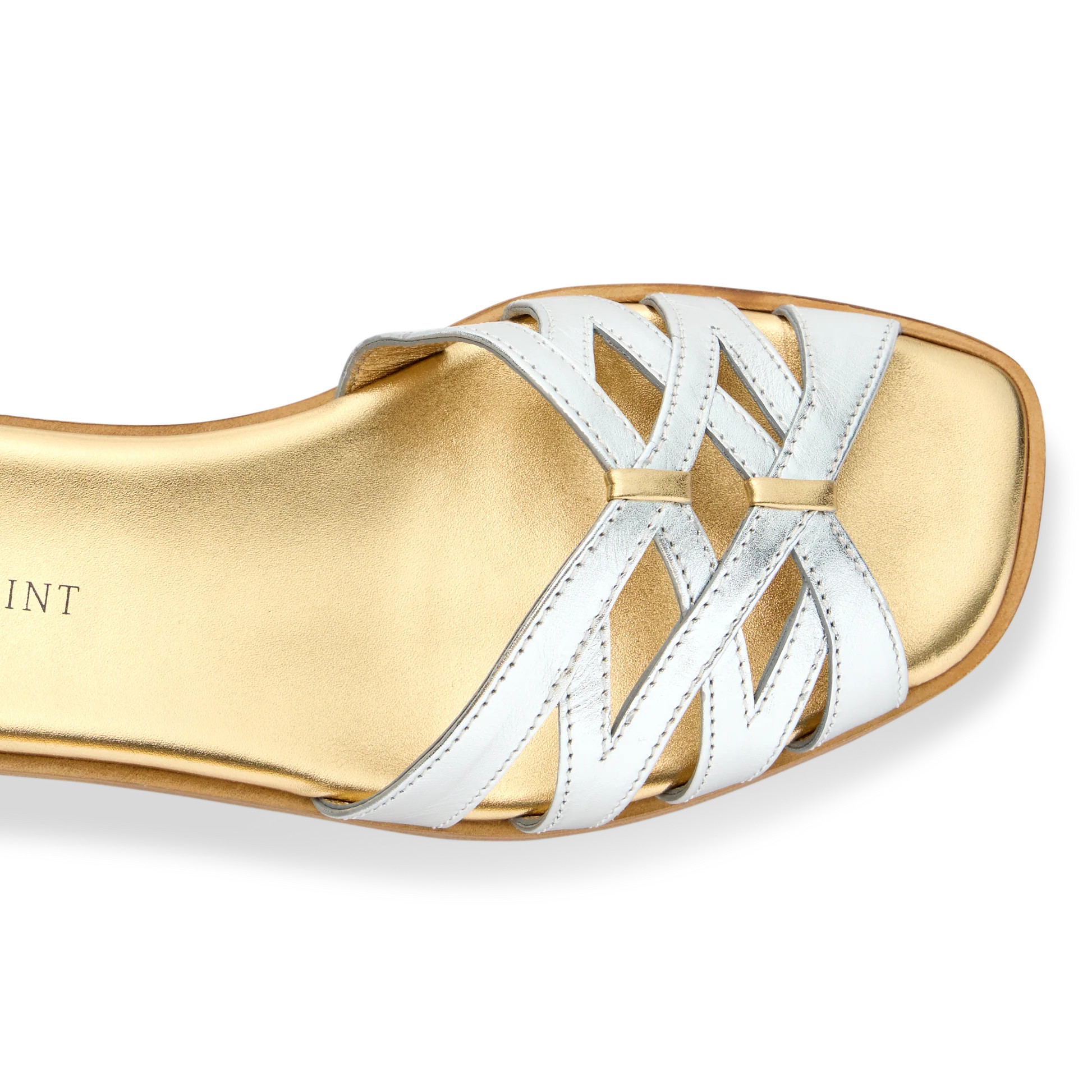 Kim Sandal | Sarah Flint