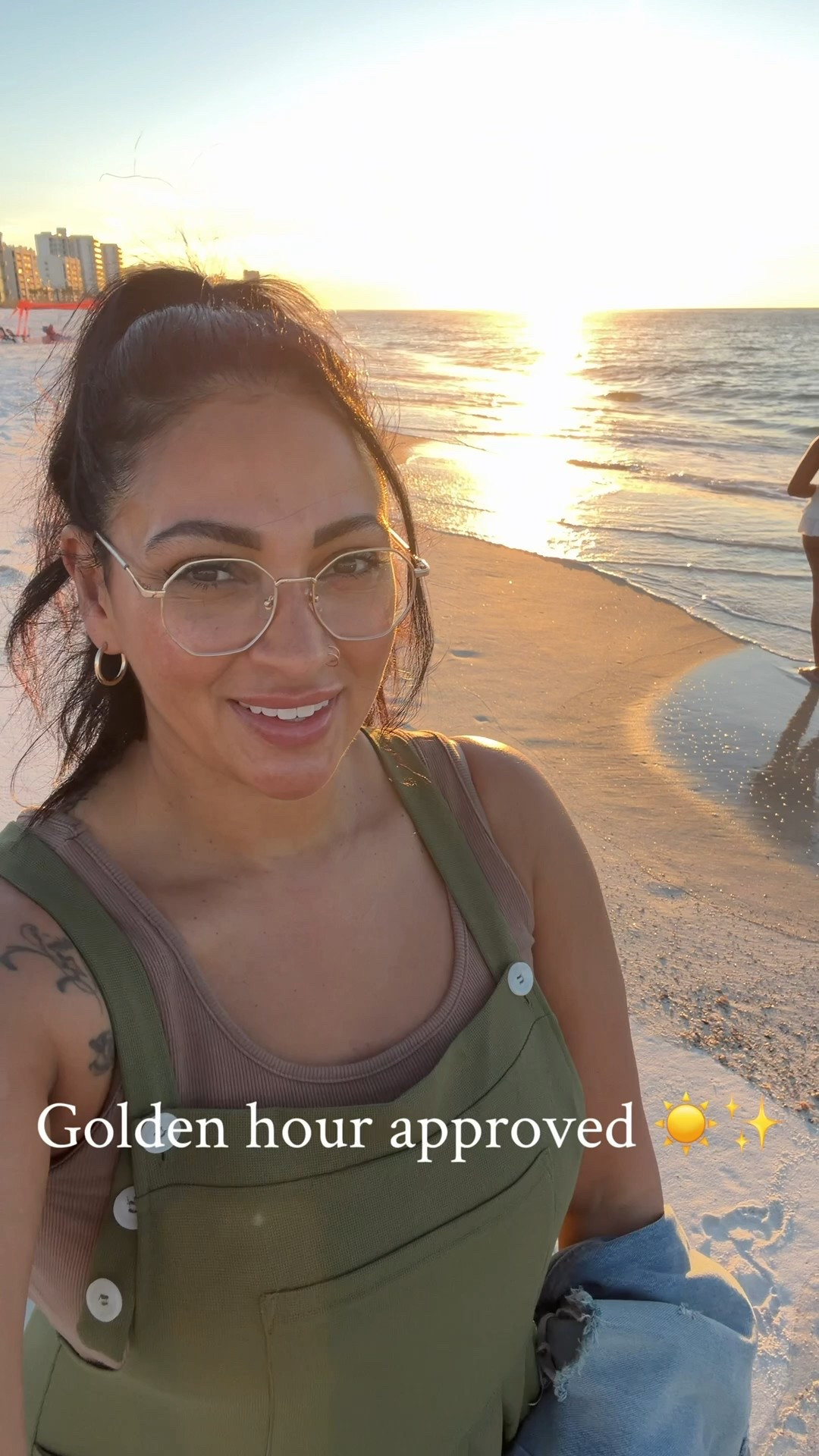 Soft life activated… even if it’s only for a few days on the beach ✨
These waffle knit overalls were so comfy I wore them on repeat. Wide-leg, drapey, and perfect for that “put together without effort” look I lean into every time I travel.
If cozy-chic is your vibe, these are it.
👉🏽 Tap the cart for the details.



#LTKootd #LTKOver40 #LTKMidsize