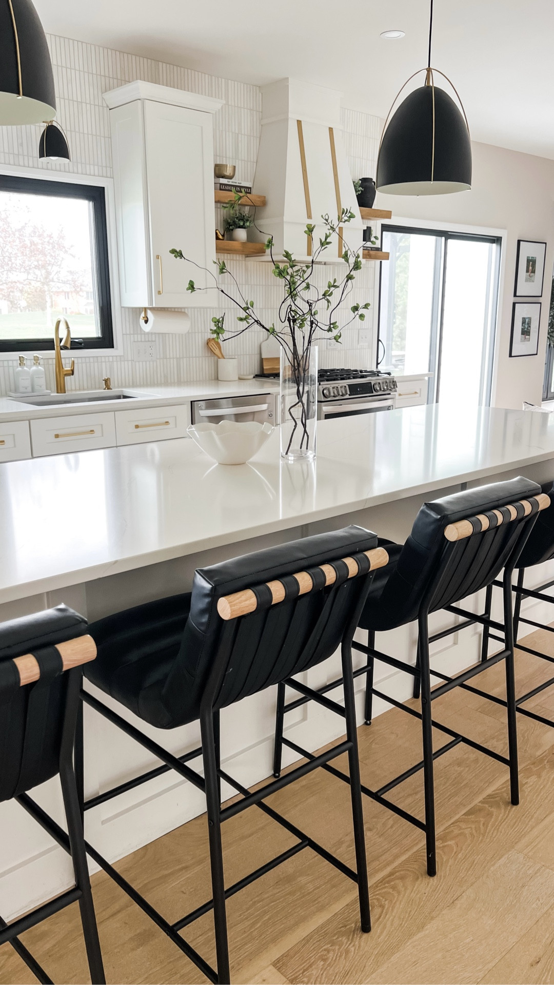 Something about a freshly cleaned kitchen just hits 🤍… even if it’s only temporary

#LTKHome #LTKOver40