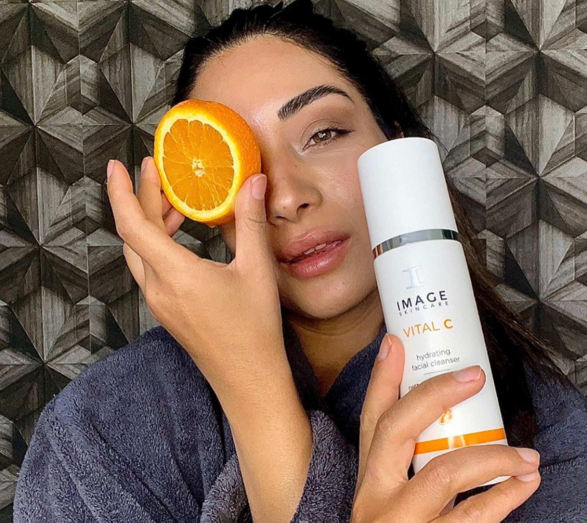 This creamy, hydrating cleanser gently removes makeup and impurities while quenching skin with essential daily vitamins and antioxidants. It infuses the skin with vitamins A, C and E to boost radiance as it cleanses.

Image skincare 
Vital c 
Orange
Skin boost cleanser
Glow 

#LTKeurope #LTKstyletip #LTKbeauty