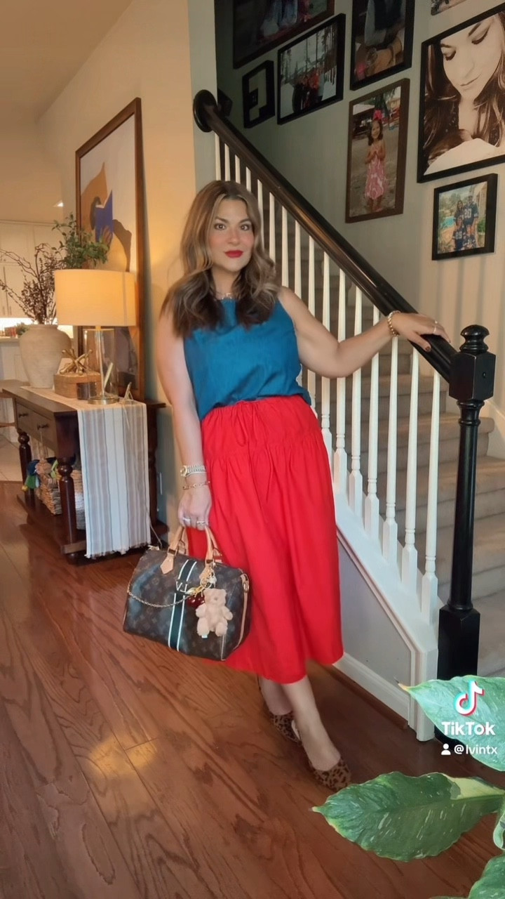 Saturday #OOTD ✨ Mixing high + low: @BananaRepublic skirt, @LOFT denim tank, and the cutest leopard @C.Paravano kitten heels 🐆💃 Topped off with @ILIABeauty ‘Blue Note’ for the perfect pop 💄 Weekend style = comfy but chic! 