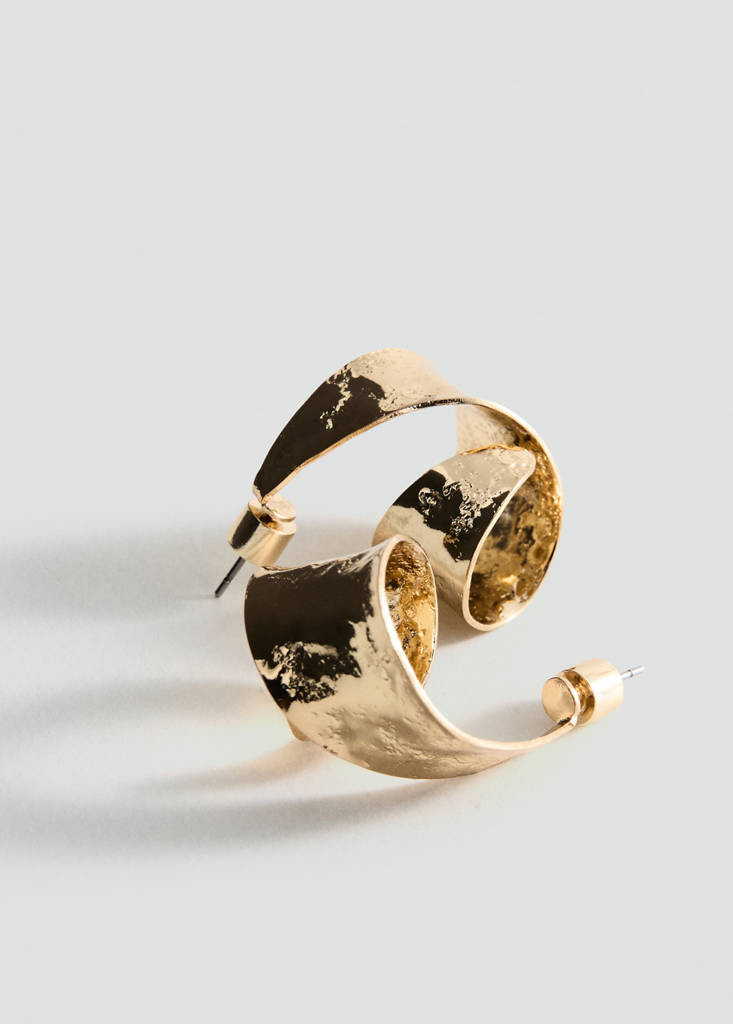 Embossed semi-hoop earrings gold - Women - One size - MANGO | Mango (US/MX/AU)
