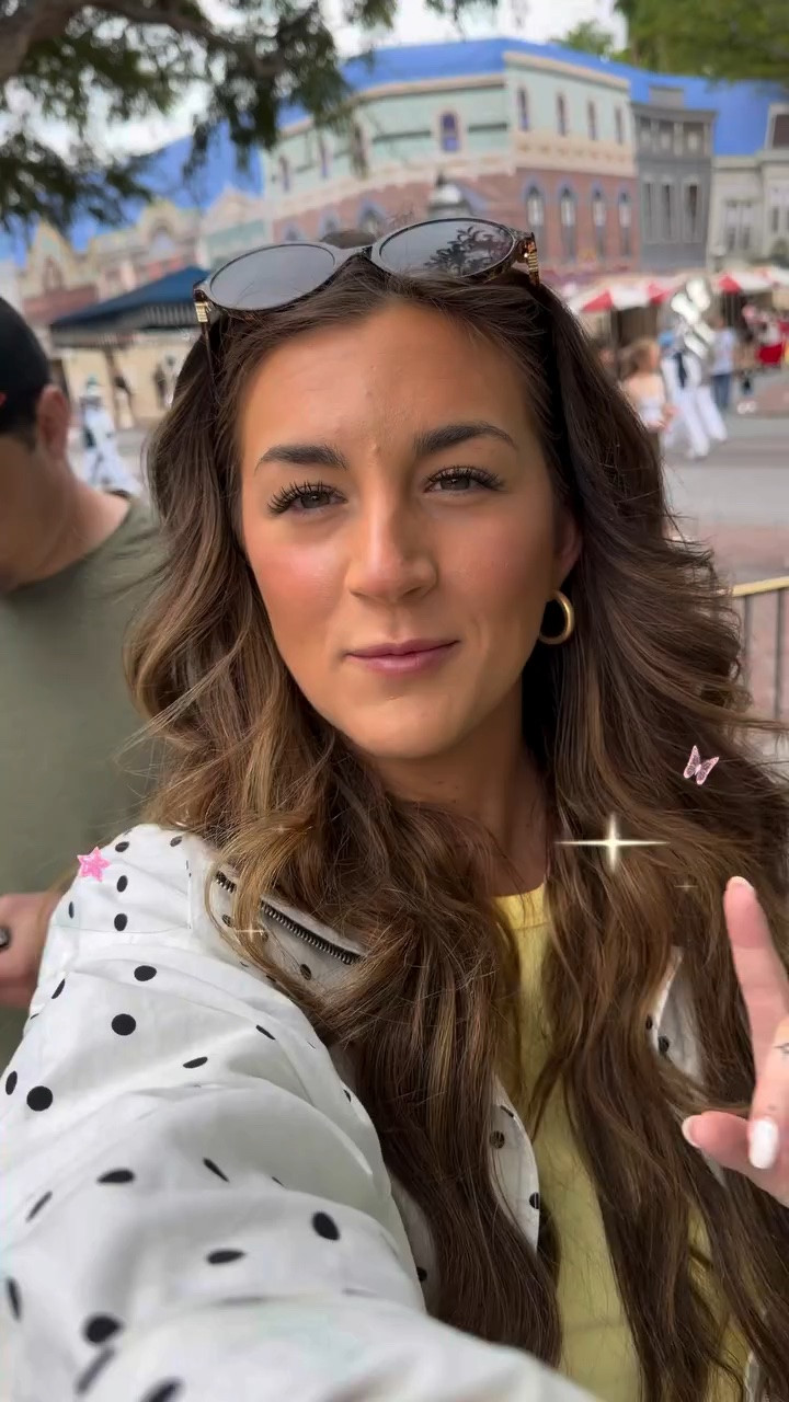 WHAT I EAT IN A DAY AT DISNEYLAND🎡🍟🍿🥨🍕🍔✨🏰 #wieiad #disney

#LTKdayinmylife #LTKootd #LTKTravel