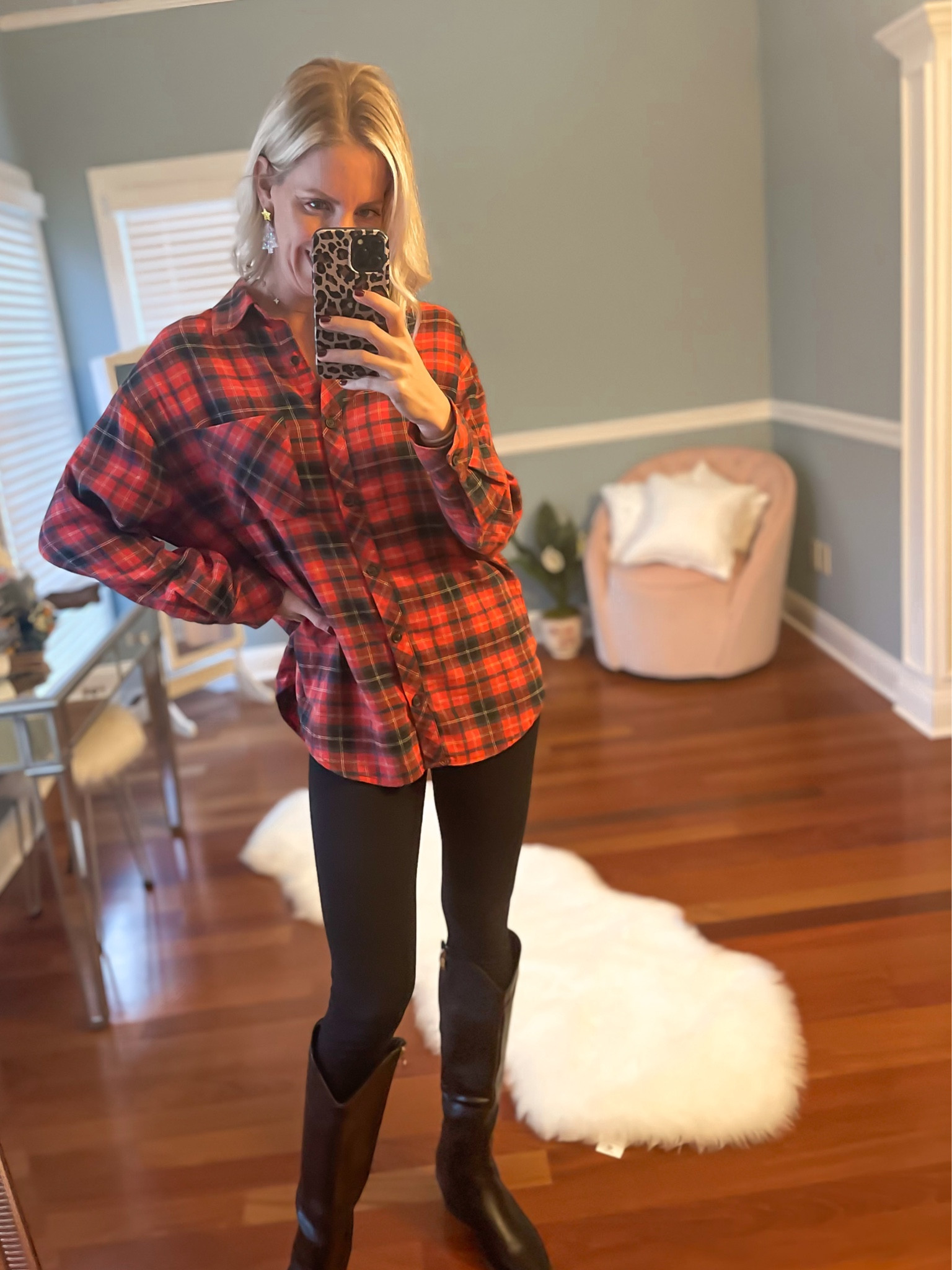 Oversized flannel❤️

#LTKfindsunder50 #LTKSeasonal #LTKHoliday