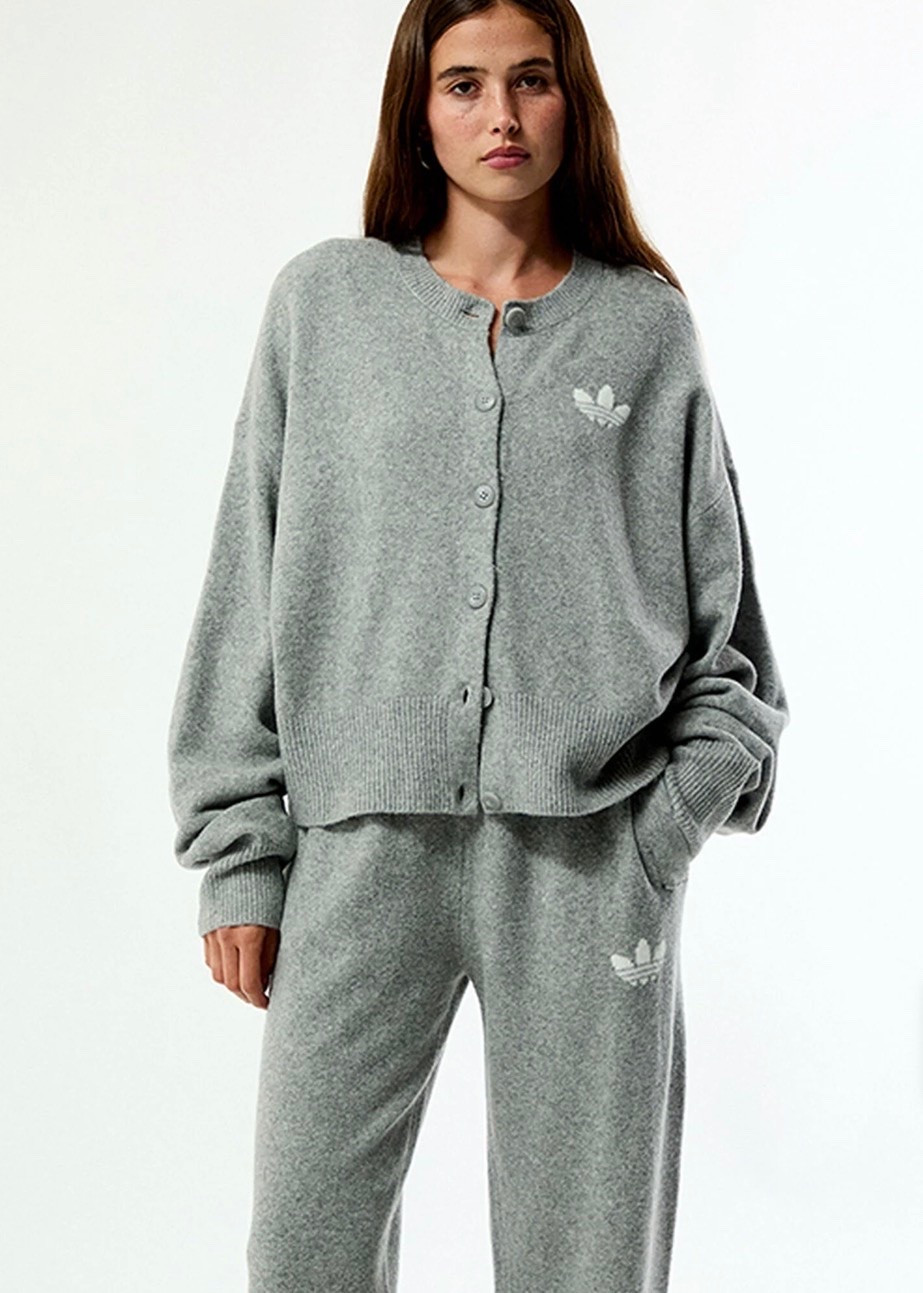 Added to cart so fast !! I ordered the size L 😍 

Their stuff always sells out super fast which is why I’m sharing now.