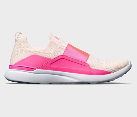 My new summer sneaker. It’s slip on and washable! Perfect for exploring on my layovers and for anyone that travels! Vacation shoe. Casual style. Street style  