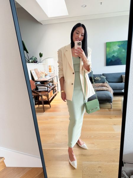 This oversized blazer is great to throw over anything for cooler summer evenings. Use ANH20 for an additional discount on sale items. 

@karen_millen #MyKM #ad





#LTKSummerSales #LTKParties #LTKSeasonal