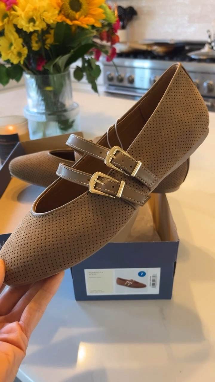 Love these flats for fall 🍂 adorable with fall dresses, trousers or ankle jeans! Order your true size 

#LTKFindsUnder50 #LTKShoeCrush #LTKautumn