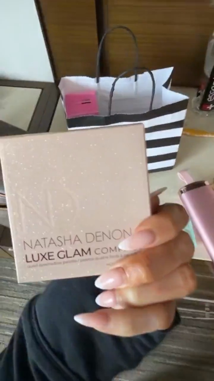 Traveling for work and these are some of the Sephora goodies I got! 

Natasha Denona Luxe Glam Eyeshadow Palette- Shade: Nude 
Those Long-Wear Cream Bronzer- Shade: Sunbed/ light- medium
Hourglass Highlighter Brush- No.16

Travel essentials, Sephora beauty, Beauty finds, Makeup, Sephora, Nordstrom, Emily Gemma

#LTKBeauty #LTKgrwm #LTKTravel