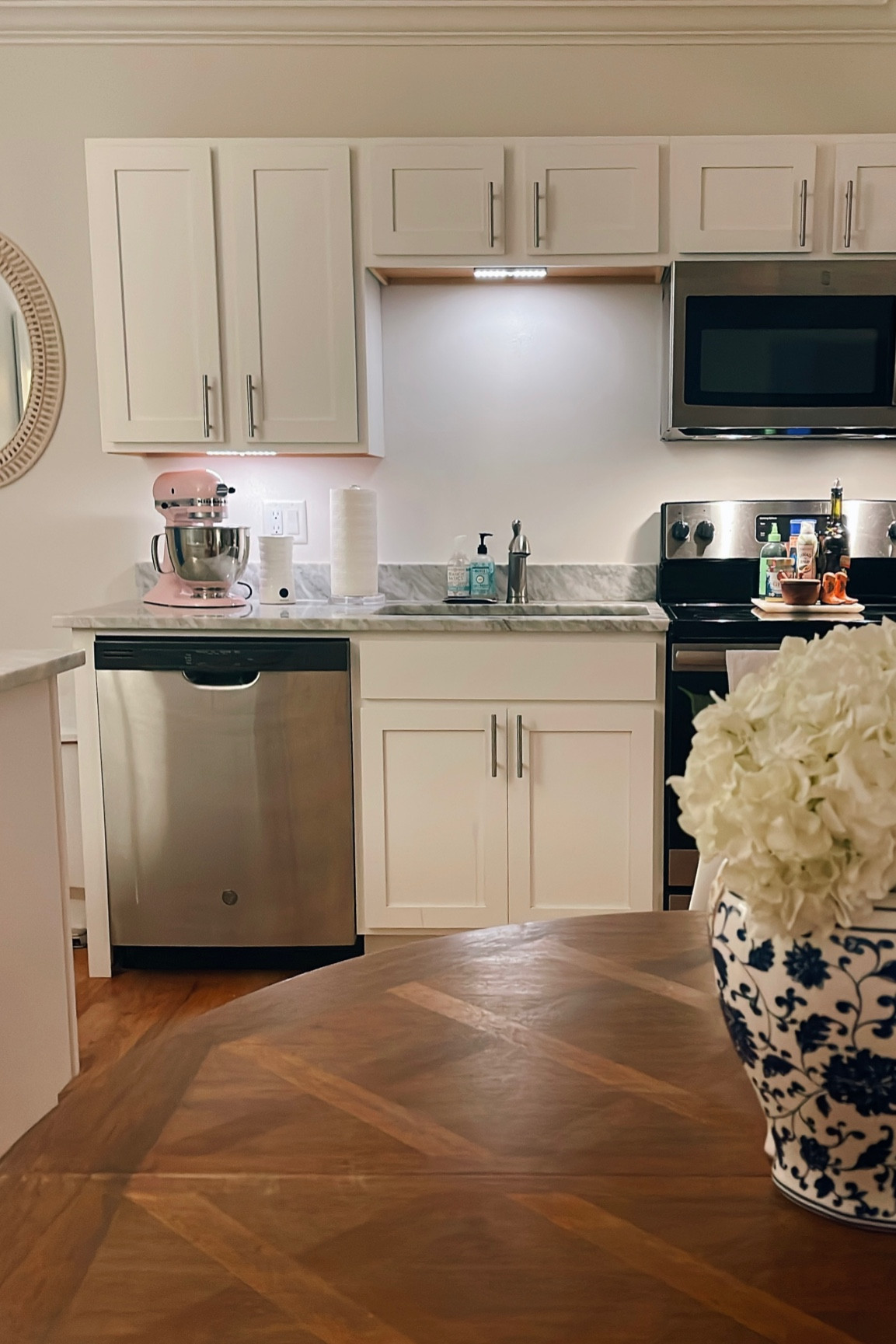 Under cabinet lighting 💡 