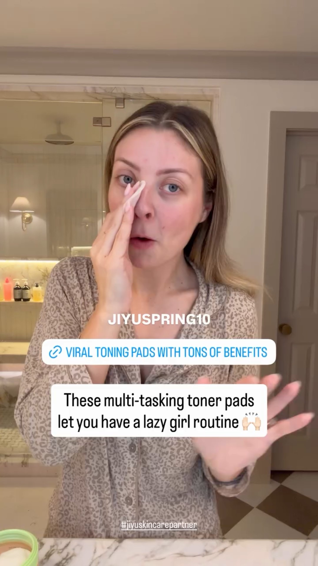 @jiyu.aesthetic.studio  #jiyuskincarepartner JIYUSPRING10 These multi-tasking toner pads let you have a lazy girl routine 🙌🏻 @paigetraederstanley