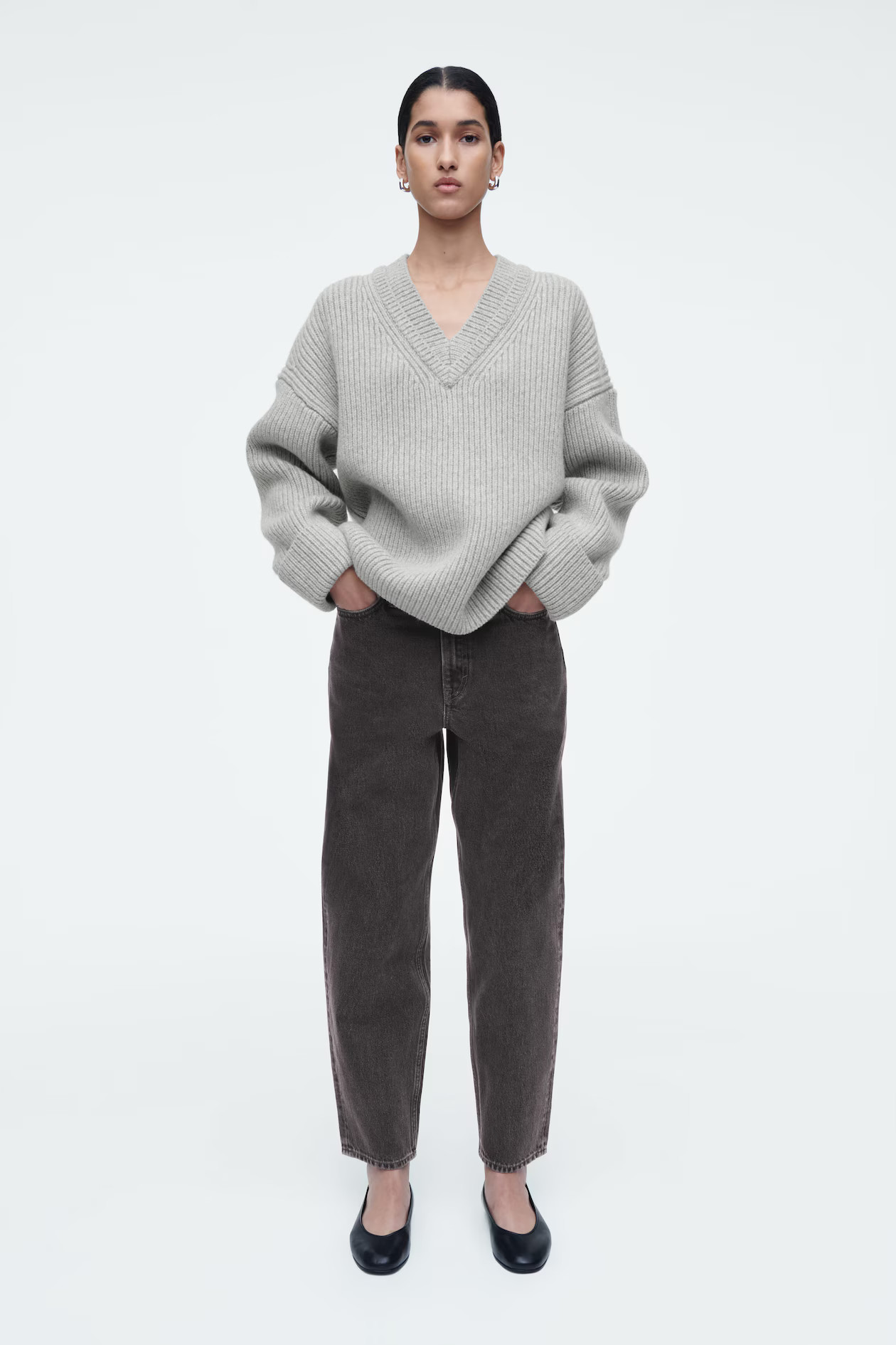 ARCH TAPERED JEANS - BLACK | COS (AU)