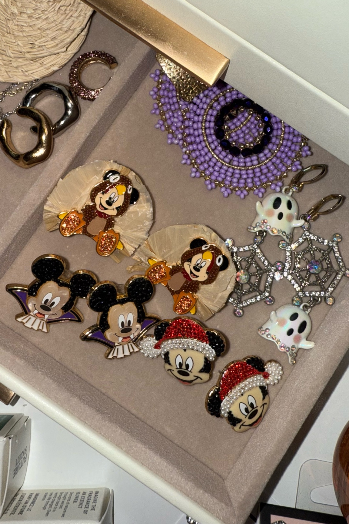 Mickey Holiday earrings! 