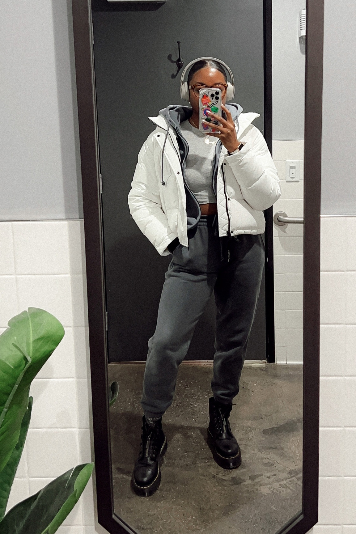 Echo grey cozy sweatsuit and white puffer jacket combo for today’s outfit. 

Sweatsuit from Aritiza 
Super Puff super shorty from Aritiza 
Boots from Dr. Marten’s 

*i’ve linked some very similar items for you though :) 


#LTKshoecrush #LTKstyletip #LTKfit