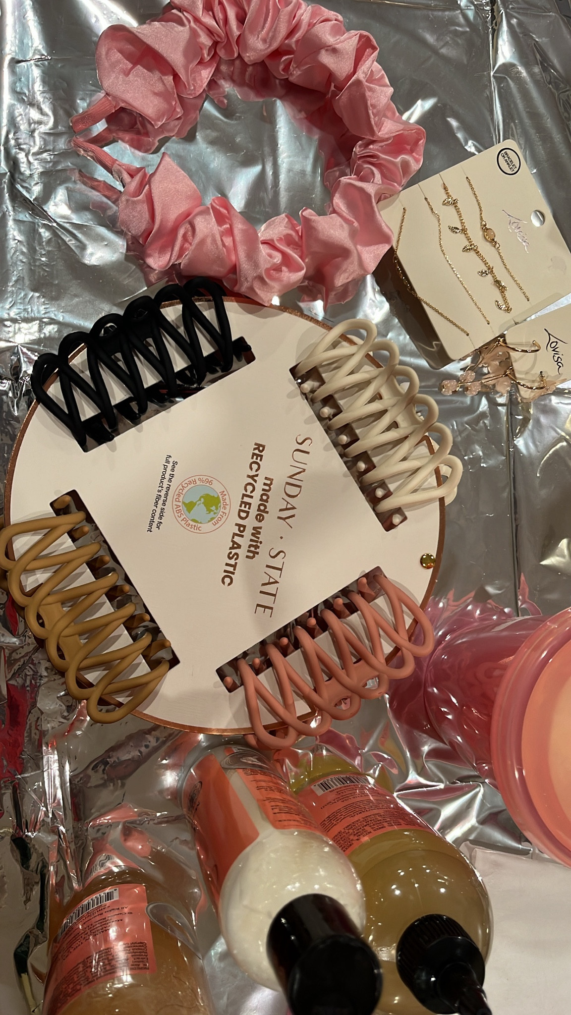 If you’re looking for some cute accessories to scoop for a niece or daughter or younger cousin, these are a great choice!

My niece just turned 11! One of my favorite things to do is to shop for her, especially because she likes the same things I a) liked as a kid and b) still like to this day haha. Lots of pink, hair accessories, and more ✨

#LTKbeauty #LTKkids #LTKstyletip