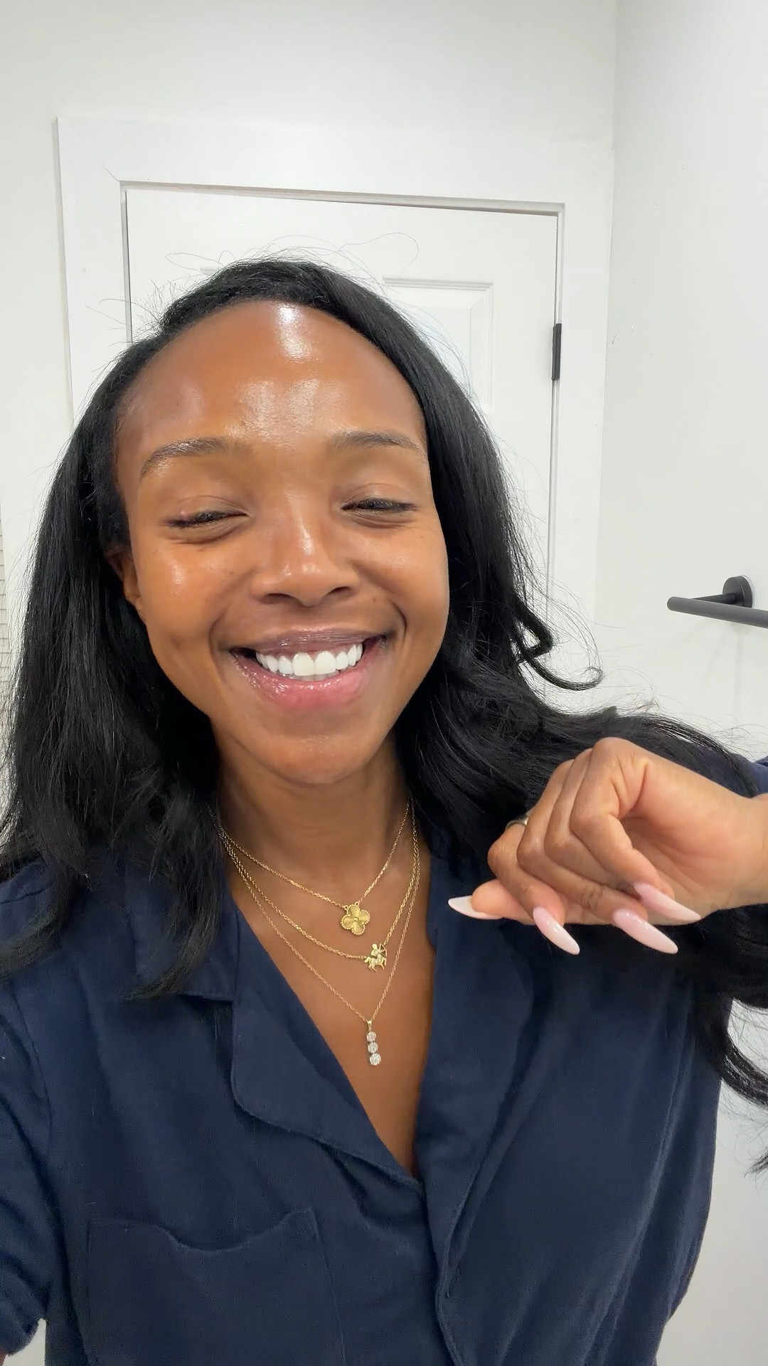 Scroll to shop! ✨ Hanni favorites. Everything is linked below.👇🏾

Use my code KIRA20 for 20% OFF!

Desliza para comprar. ✨ Mis favoritos de Hanni.

📲 Download the free LTK app & follow me @kirasfashionfinds to shop all my daily finds.

#LTKselfcare #LTKSaleAlert #LTKBeauty