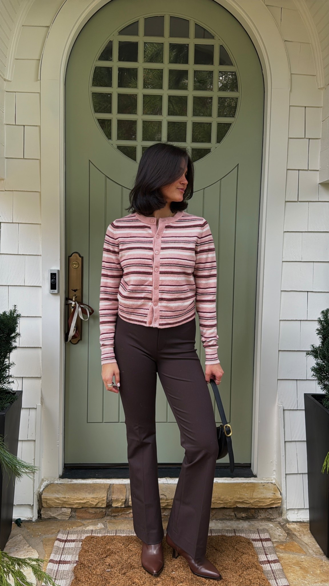 #abercrombiepartner The perfect comfy to dressed-up ration wearing @abercrombie! Wearing a size 27 in the pants and M in the sweater! #ad #sponsored #giftedproducts 