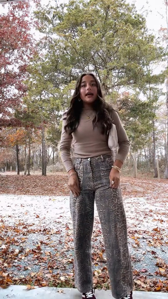 Wearing a xs in the top & small in the pants!#LTKStyleTip

#LTKFindsUnder50 #LTKPetite