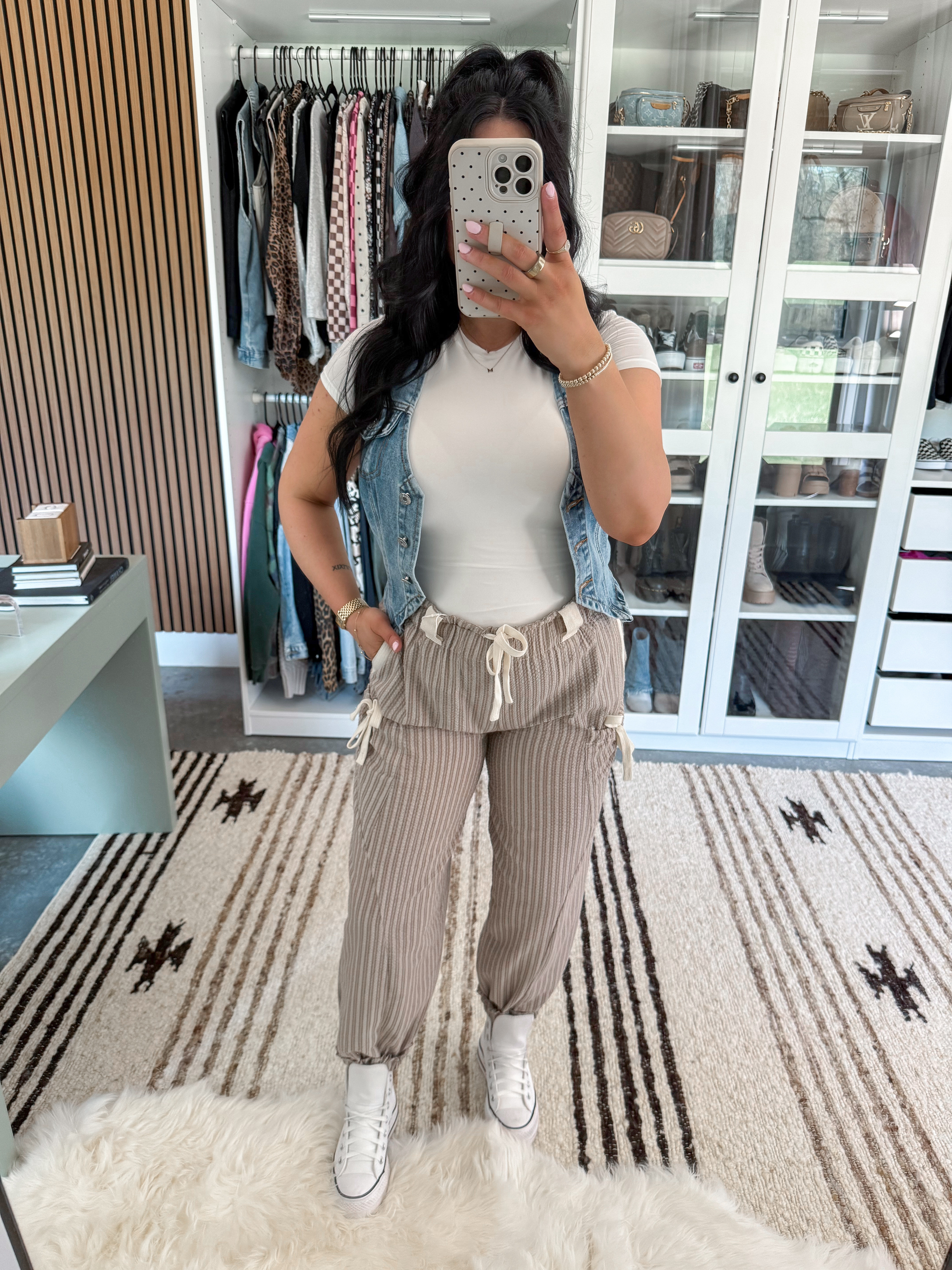 Neutral Bump Friendly Spring Outfit 🤍

Tee - small
Denim Vest - medium
Pants - small (khaki color)

 Neutral pants that are super comfortable, lightweight AND bump friendly?! Yes pls. 👏🏼 paired them with this white fitted tee, a denim blazer style vest & my white leather platform converse sneakers. 🤍 

 

#LTKootd #LTKSeasonal #LTKBump