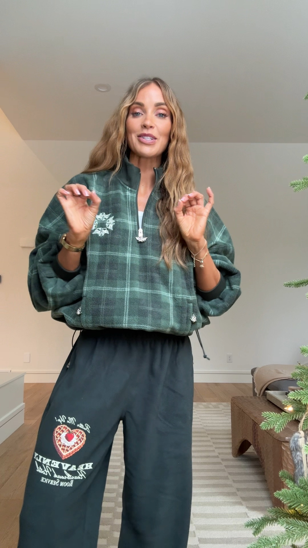 I’m wearing this every single day!

Top xs
Pants xs