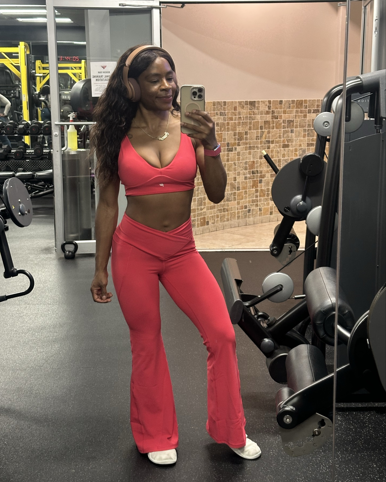 When you look good, you lift good! How good is this vibrant watermelon set from Fabletics?!?! I’ve been a vip since 2017 and I can always count on a cute outfit for my workouts! P.s. this is also really cute as a athleisure set too 😍 

#LTKStyleTip #LTKActive #LTKSaleAlert