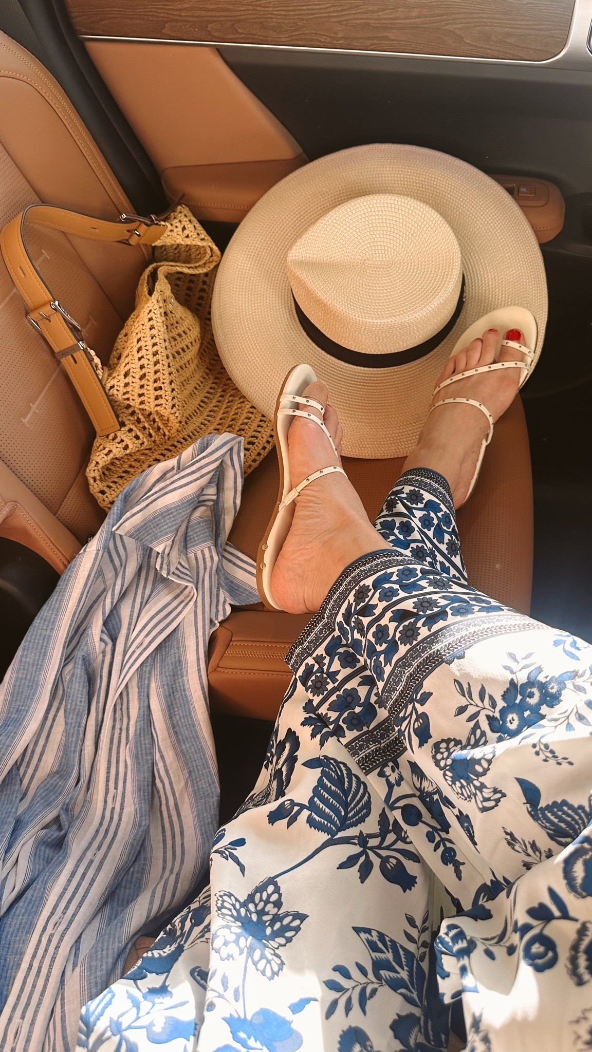 Monday blues, but make it chic. 💙

These Amazon pants are one of my best affordable finds. 

Add a lightweight linen shirt as an easy layer over a tank or tee, and you have the perfect summer outfit that feels polished while offering a little extra sun protection.

#LTKootd #LTKmomlife