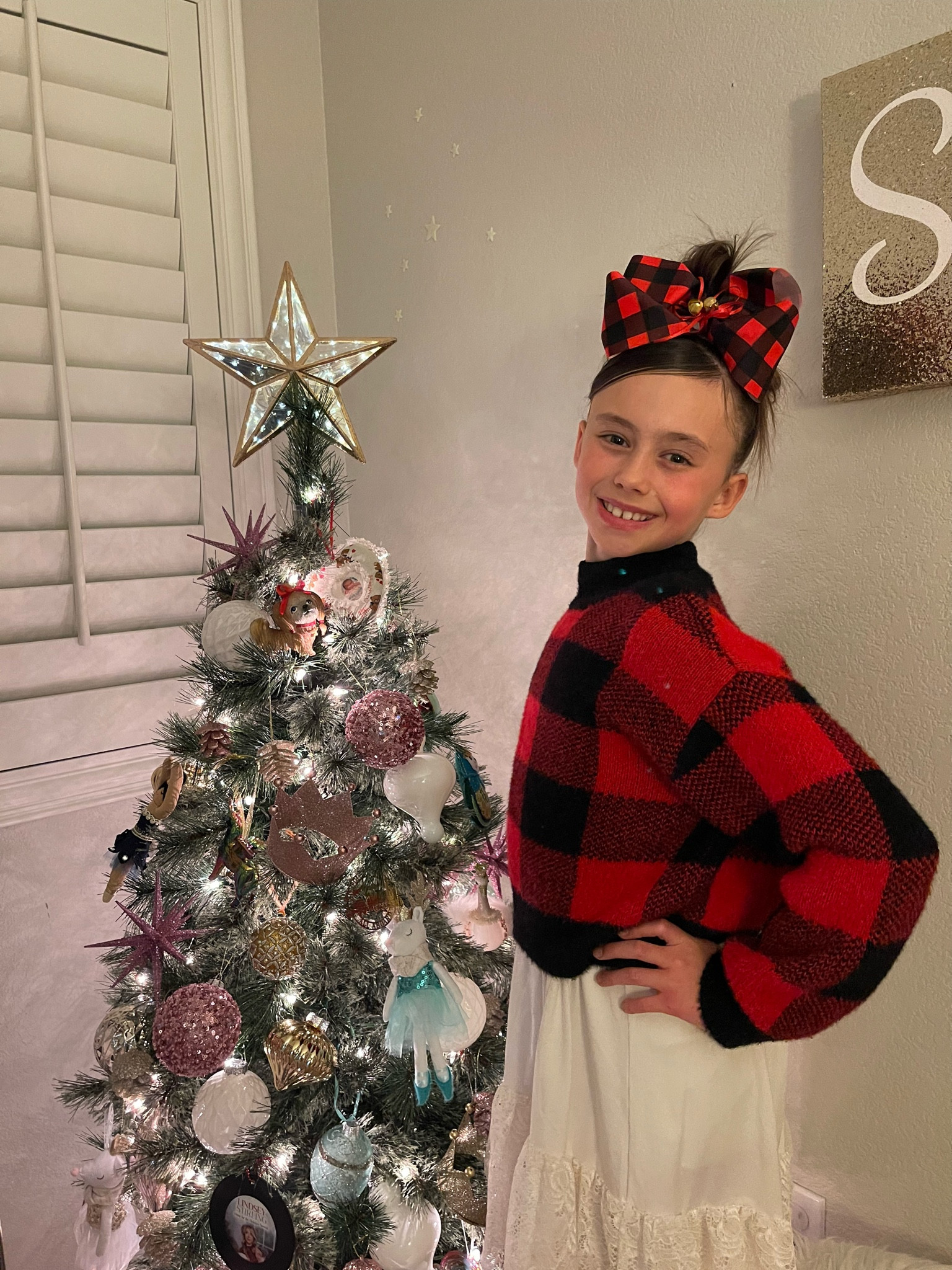 Christmas faves 🎄

Christmas sweater, Christmas hair bow, Christmas tree, Christmas ornaments.

#LTKKids #LTKHoliday #LTKGiftGuide