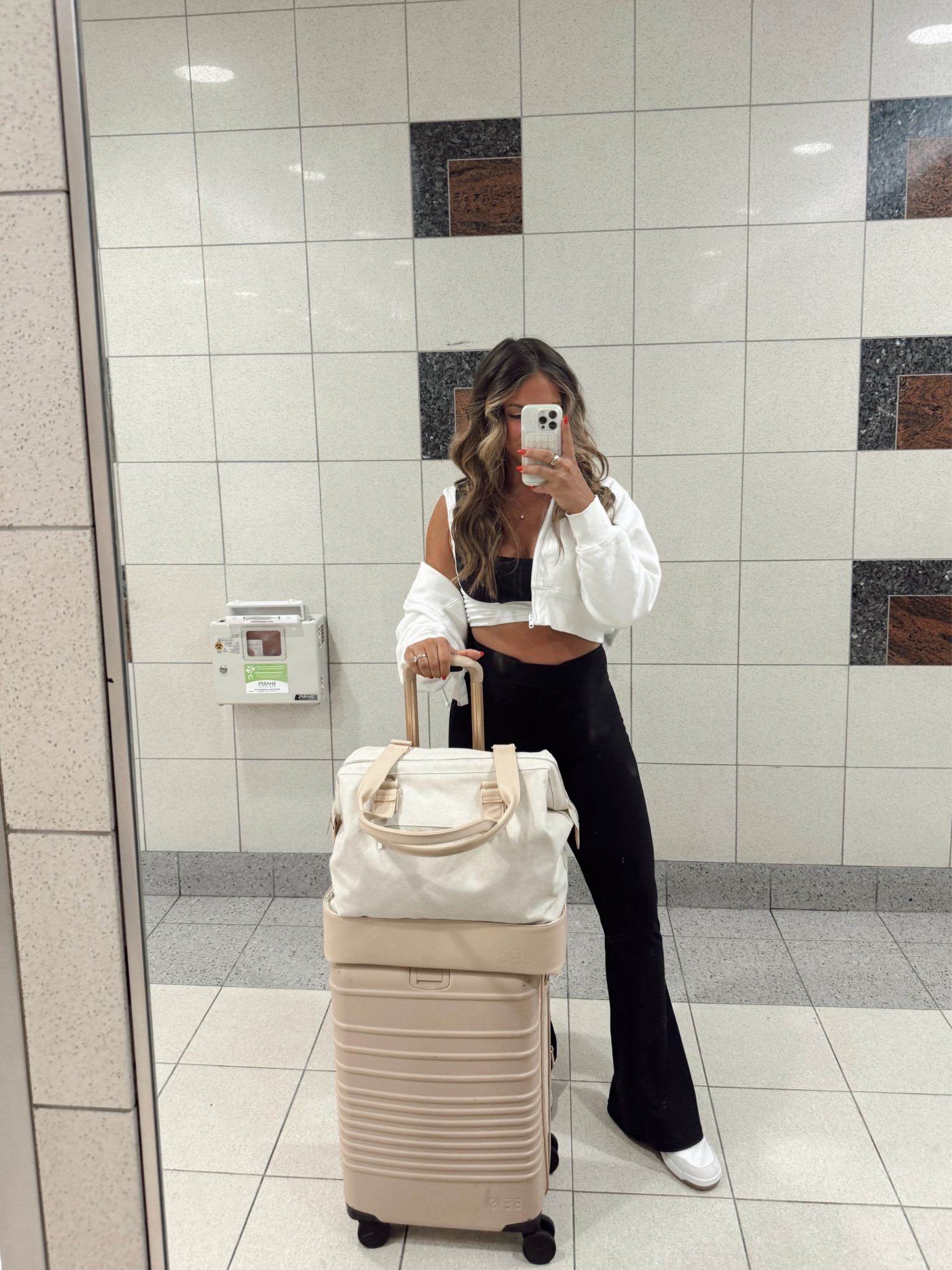 Comfy airport outfit! About 27 weeks pregnant



#LTKBump