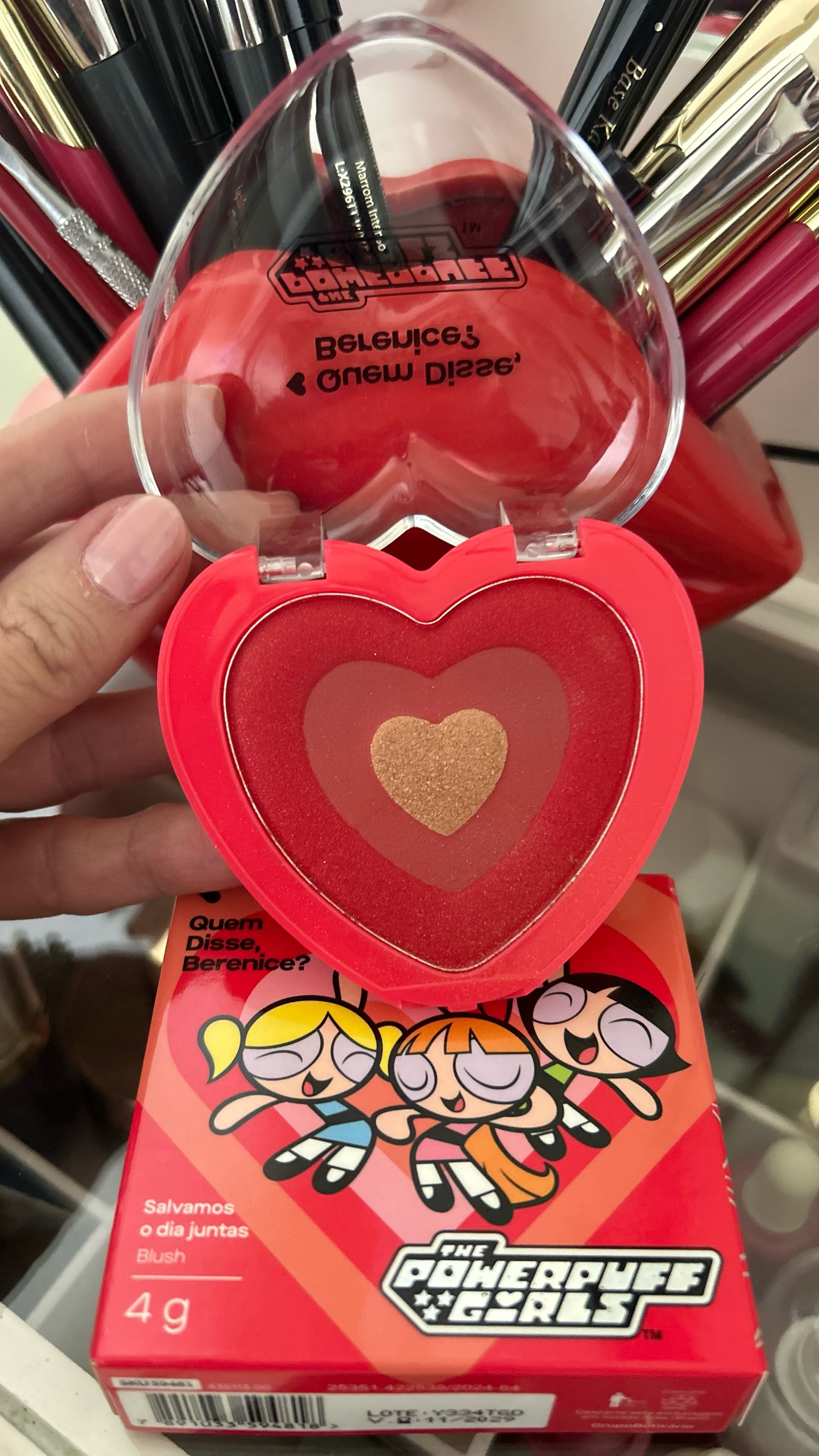 A idade é só um número, quem concorda respira
. Ainda mais com estes
lançamentos da @quemdisseberenice. Nesta vídeo usei o Blush Compacto Salvamos O Dia Juntas QDB As Meninas Super Poderosas. #influsdabelezagb #meninassuperpoderosas #make#darilmamelo

#LTKbrasil