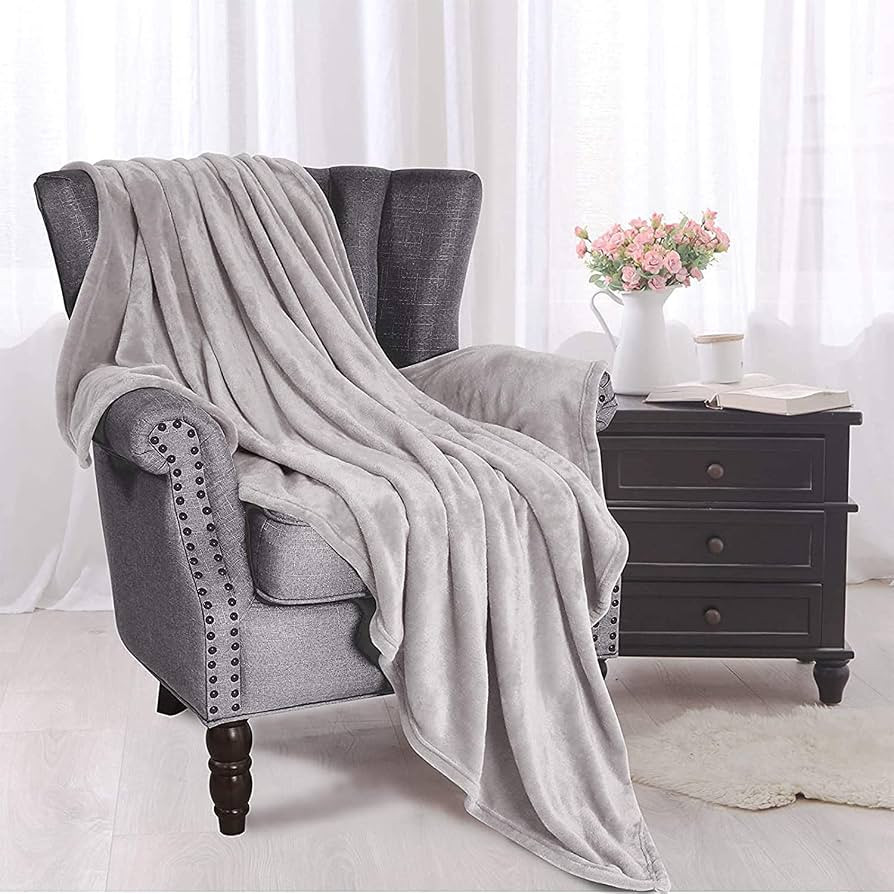Exclusivo Mezcla Fleece Throw Blanket for Couch, Sofa and Bed, 300GSM Super Soft Blankets and War... | Amazon (US)