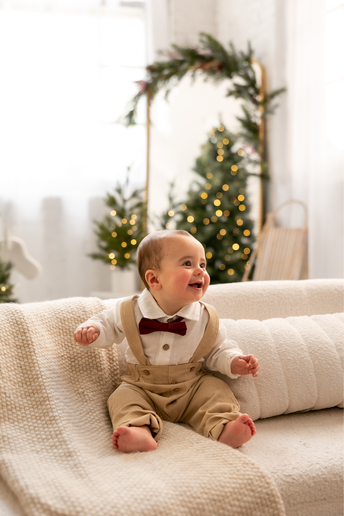 HOLIDAY PHOTO CARDS PHOTOSHOOT ✨ 

Baby holiday cards 
Baby PHOTOSHOOT 
Baby holiday 
Baby Christmas cards 
Family photos 
Christmas cards 
Christmas card photoshoot 
aesthetic Christmas card outfit 
Baby Christmas outfits 
Tan and burgundy family photos 
Family Christmas photos 
Baby overalls 
#founditonamazon
#amazon
#amazonbaby
#babyoutfits 
#babyphotoshoot
#christmascards

#LTKHoliday #LTKKids #LTKmomlife
