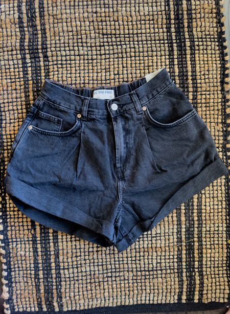 These shorts are so flattering & unique. Great for longer legs, curves, & booties. I wear size XS in these. 

Free People - Shorts - Summer Outfit - Black Shorts - Cute Shorts 

#shorts 

#LTKStyleTip