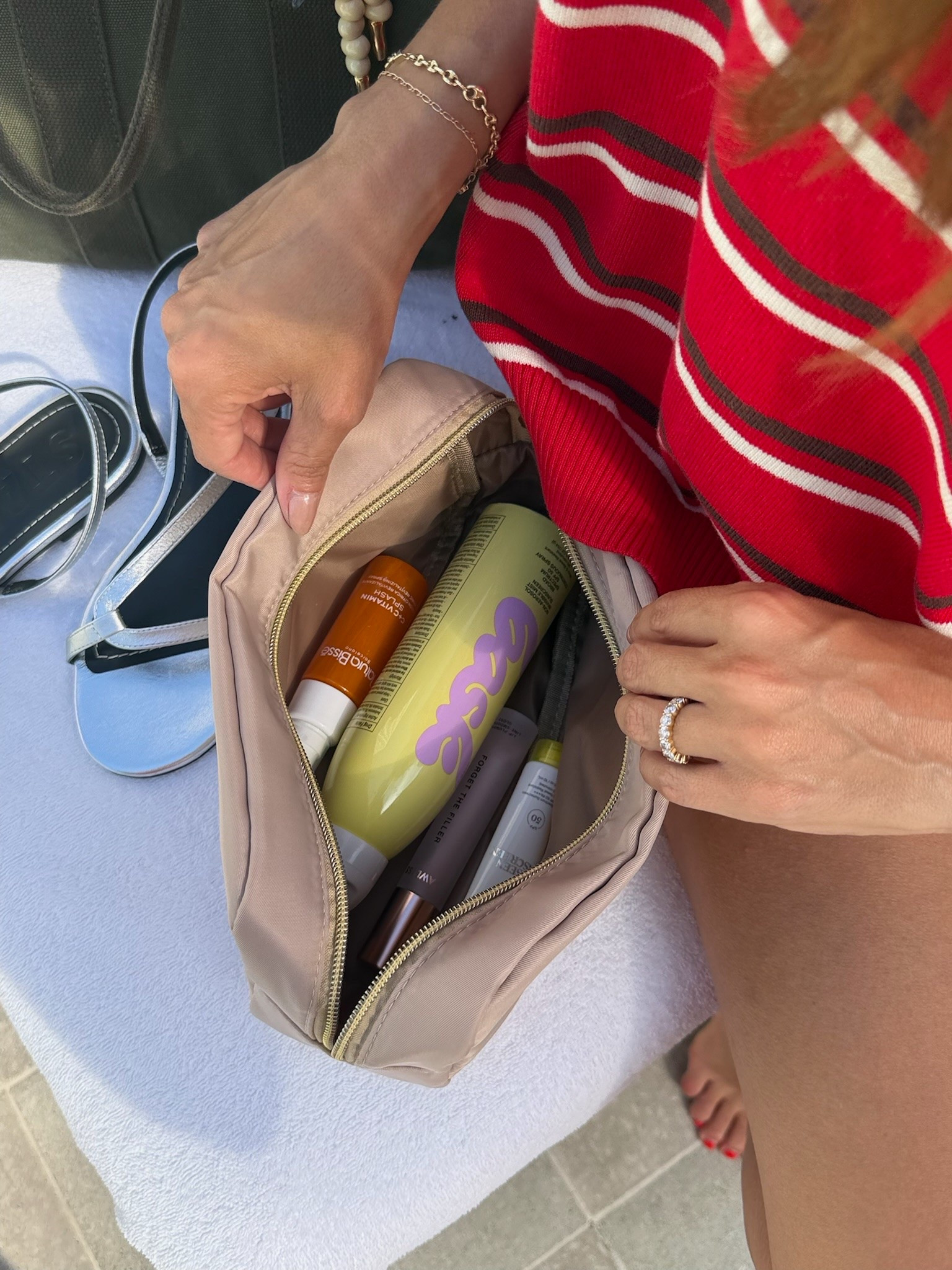 What’s in my pool bag!

#LTKSwim #LTKgrwm #LTKselfcare