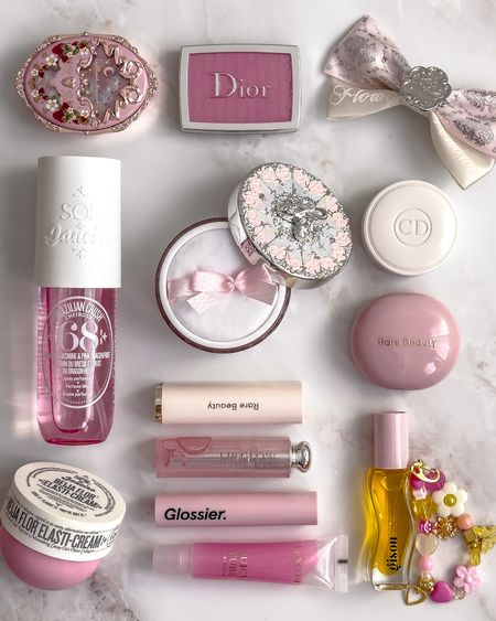 Pink beauty favorites 💗

Perfume, lipstick, blush, lip oil, beauty recommendations, skincare, body mist.

#LTKbeauty #LTKfindsunder50 #LTKstyletip