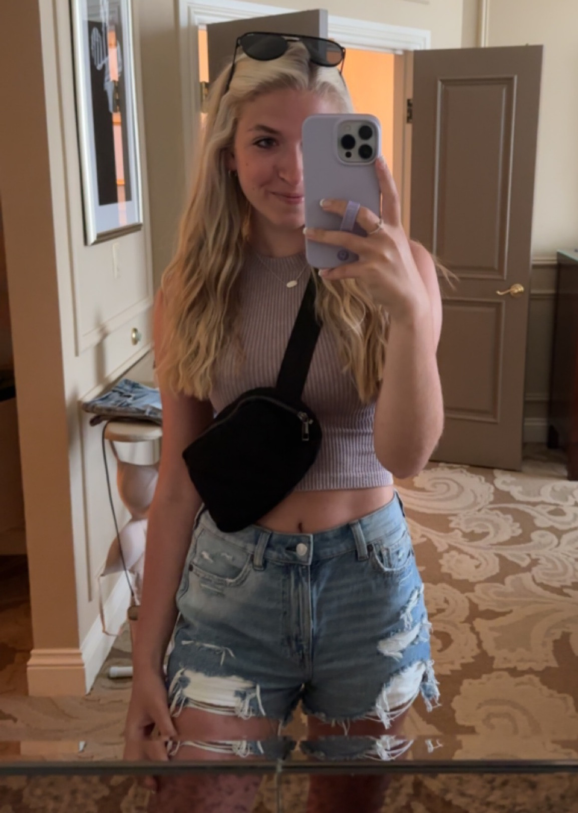 This shirt is old and the shorts are sold out :( Linking the belt bag 🖤
#americaneagleshorts #amazon #kendrascott #quayaustralia #beltbag 

#LTKtravel #LTKstyletip #LTKSeasonal