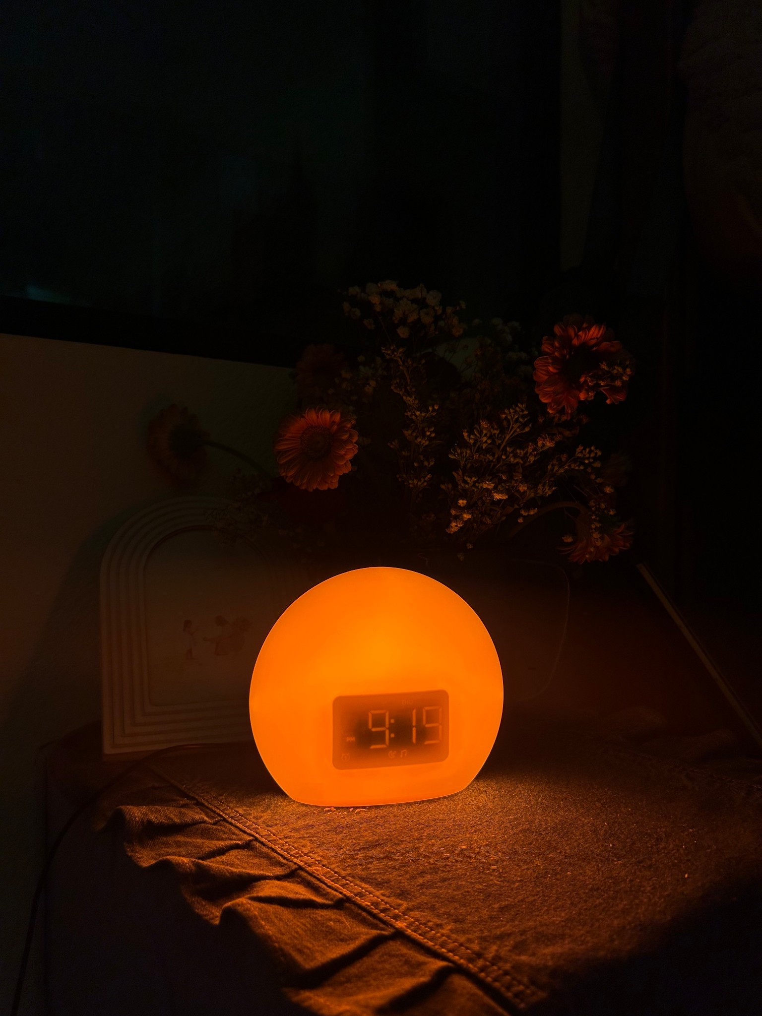 this sunrise alarm clock wakes me up happy! 🌞

#LTKHome #LTKdayinmylife #LTKActive