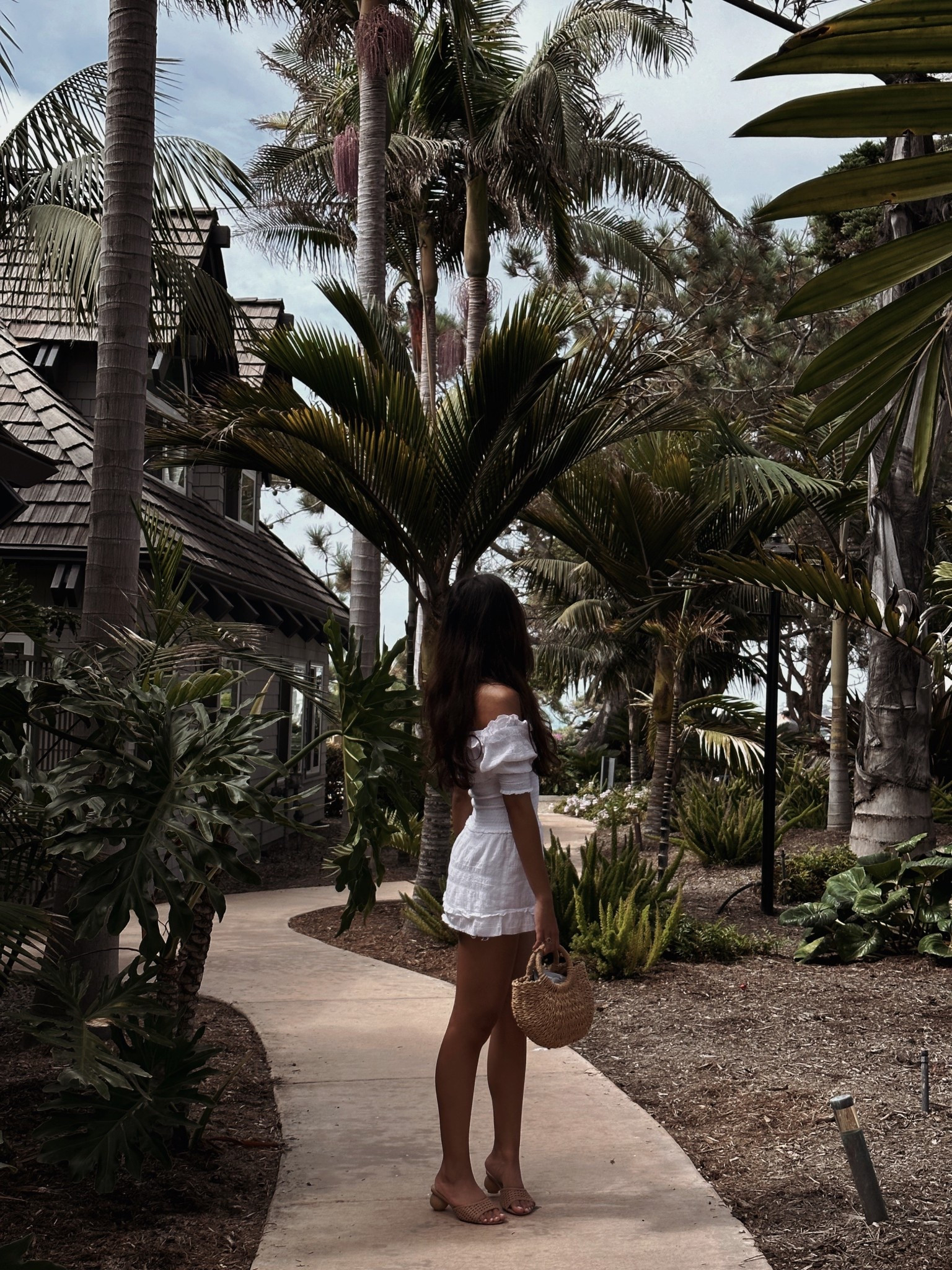 Who doesn’t love a little white dress? ✨

Clean, classic, and endlessly versatile — it’s the kind of staple you can dress up or down for any occasion.

#LTKSeasonal #LTKdayinmylife #LTKootd