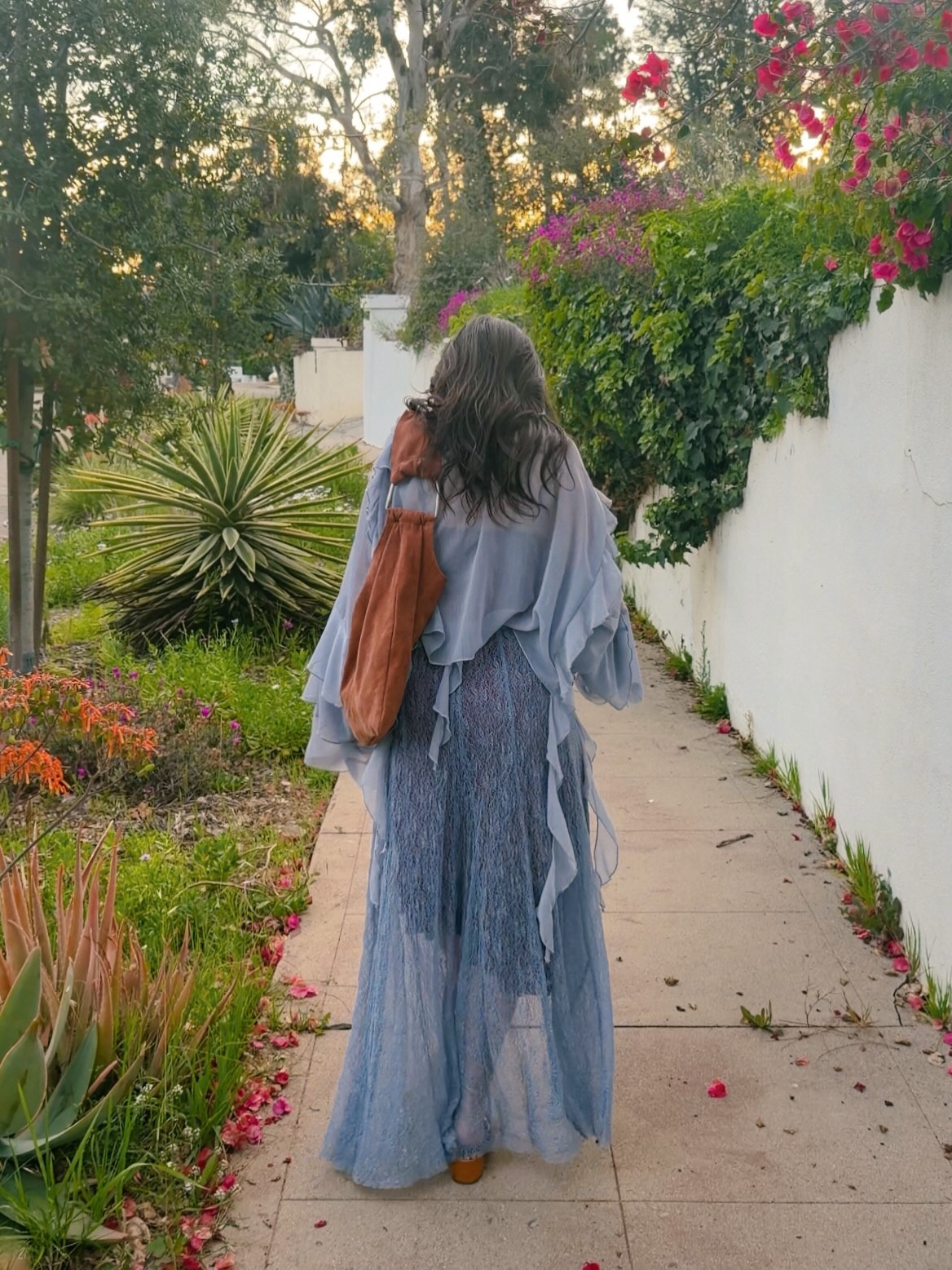 Happy Saturday fairies 🧚🏻✨💫🌿 sending you lots of warmth and sunshine from California 🌞