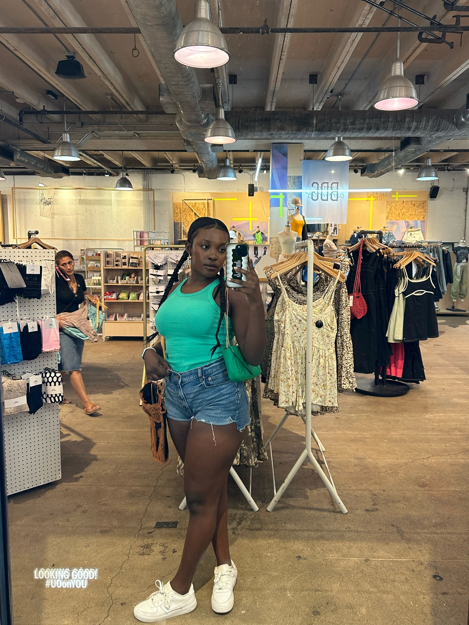 Los shorts son de American Eagle esa marca no está en españa ( pero os he dejado el link por si os interesa) 
top talla M shorts M #ltk #summeroutfits 

#LTKeurope #LTKFind #LTKBacktoSchool