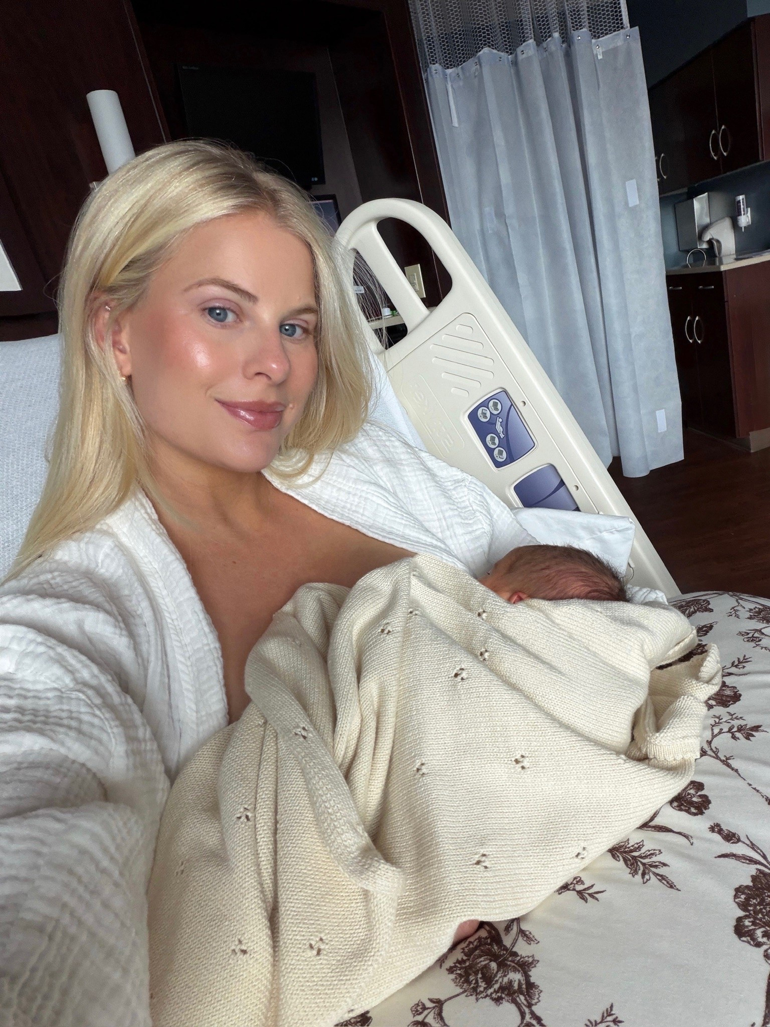 S/M in robe! #kathleenpost

Newborn baby, postpartum robe, postpartum outfit

#LTKmomlife

#LTKBaby